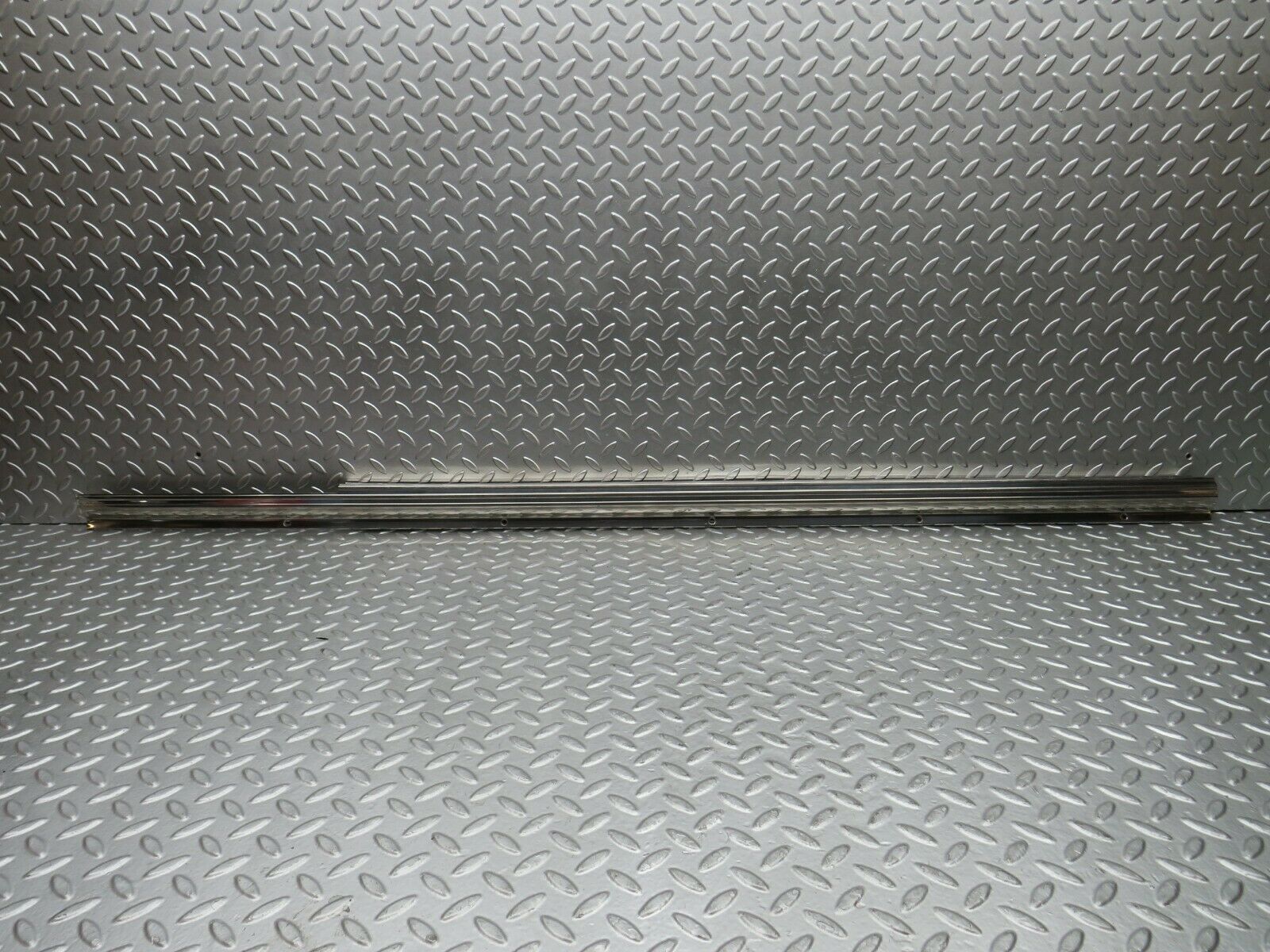 22706 Mercedes-Benz C107 450SLC Coupe Right Door Sill Chrome