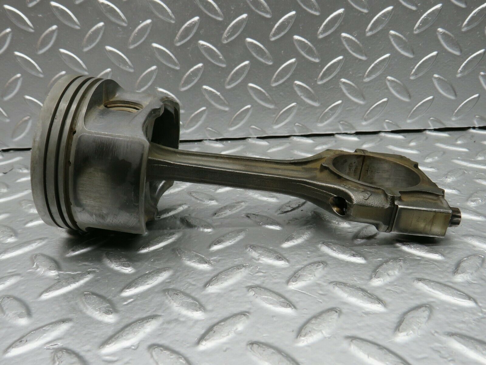 22468 Mercedes-Benz C124 E220 Coupe Piston With Connecting Rod 89.9 mm