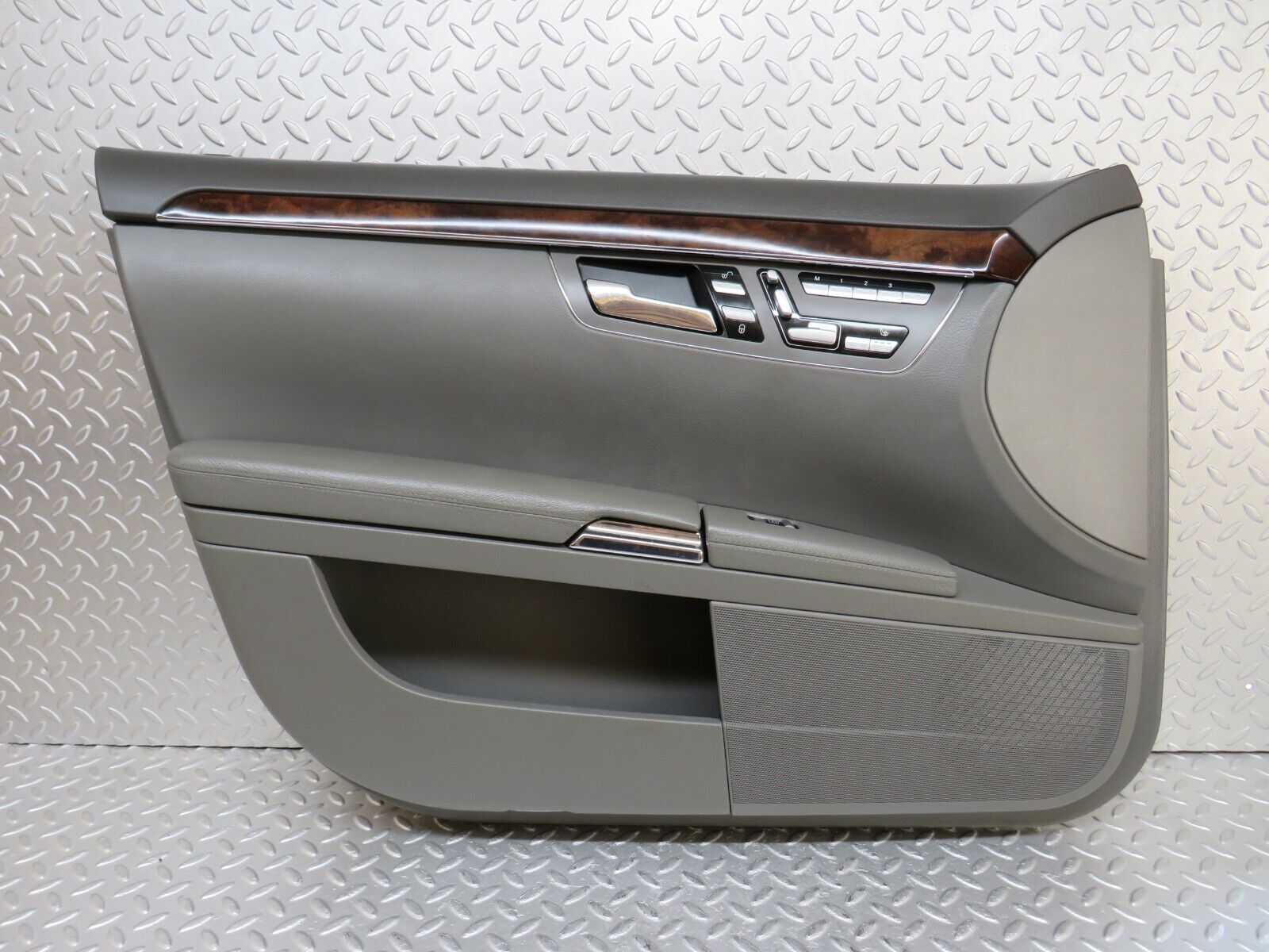 35100 Mercedes-Benz W221 Front Left Door Card