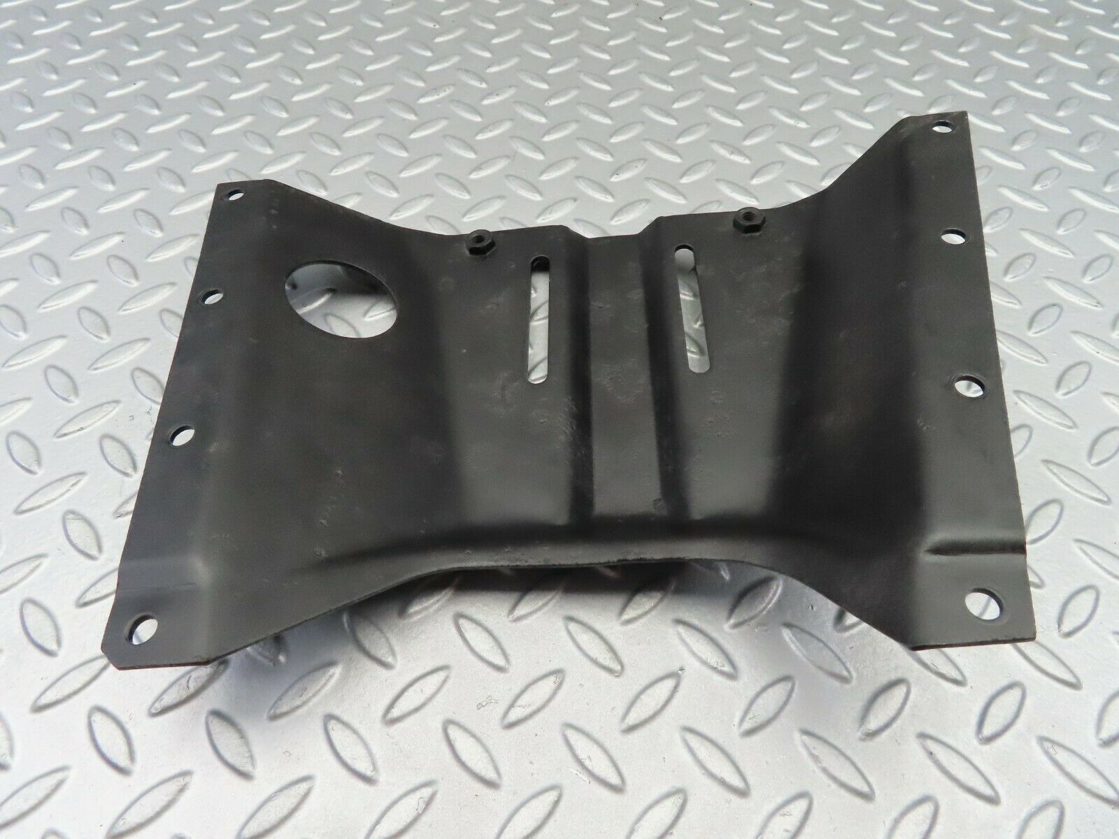7134 Mercedes-Benz C107 350SLC Coupe Gearbox Mount Bracket II
