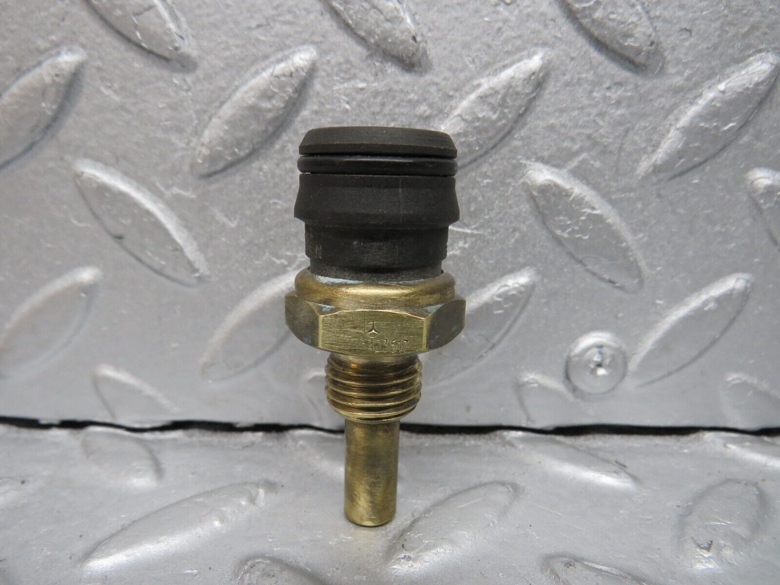 38663 Mercedes-Benz R129 280SL Coolant Temperature Sensor Beru 0095423517