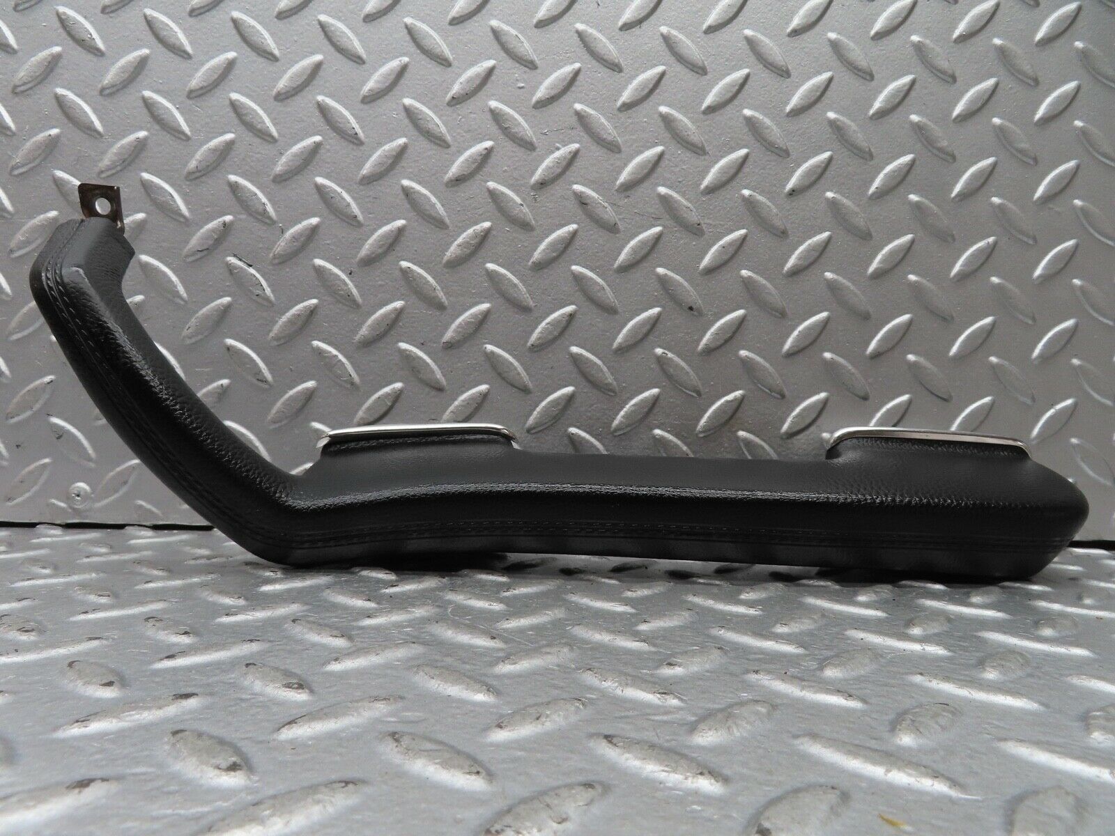 19053 Mercedes-Benz W123 300D Front Right Interior Door Handle LHD 1239701001