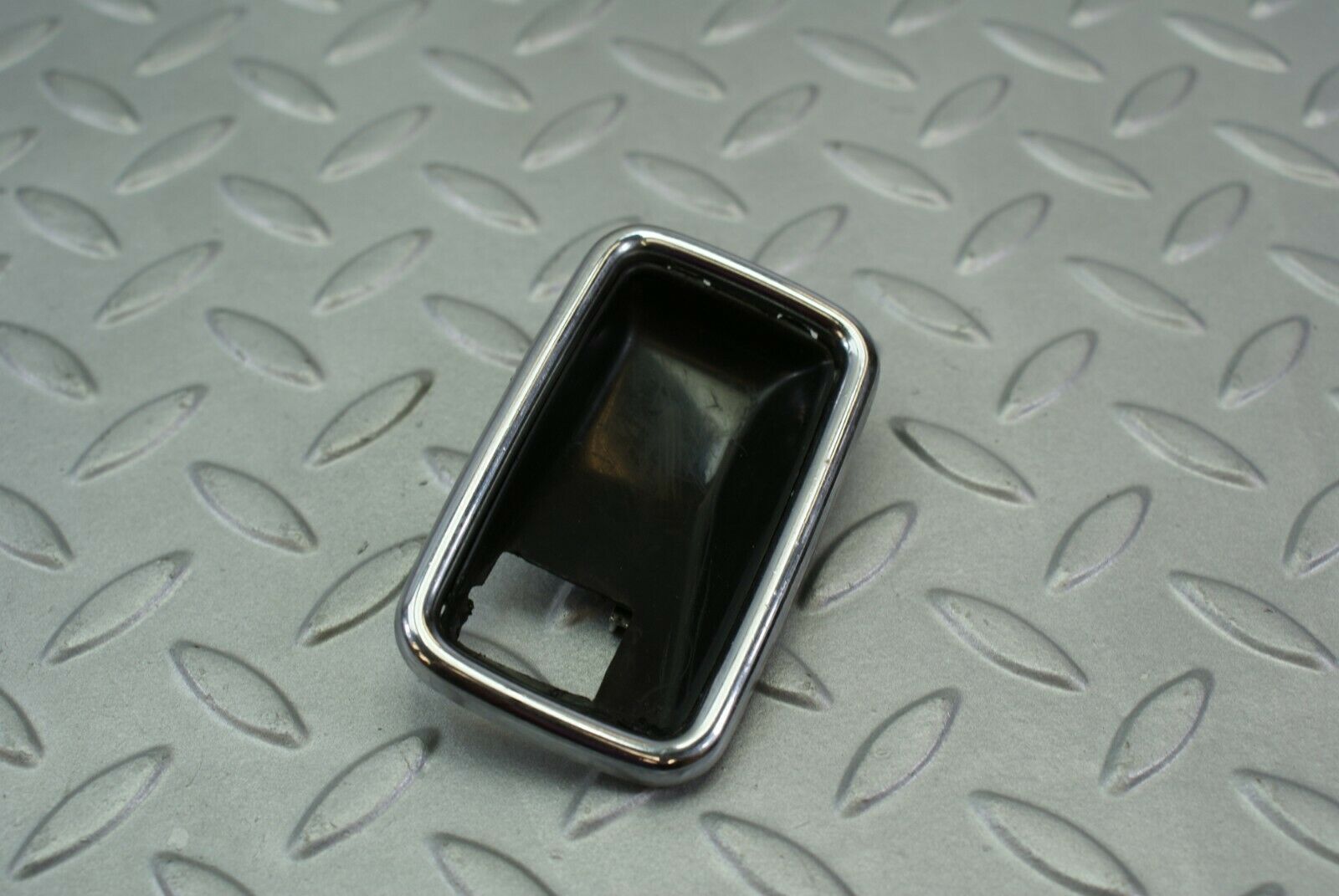 3185 Mercedes-Benz W115 220D Chrome Frame For Door Opener Right 1087660611