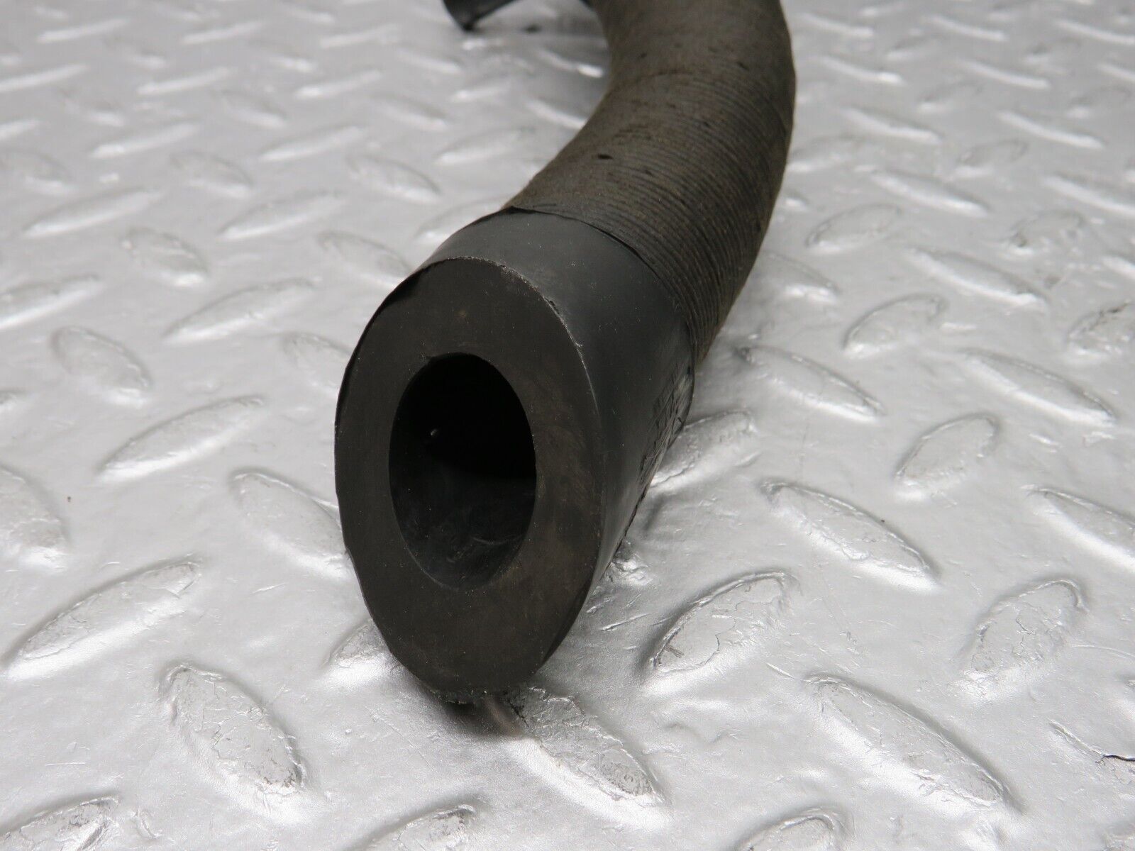 37577 Mercedes-Benz W109 300SEL Trunk Water Drain Hose Pipe