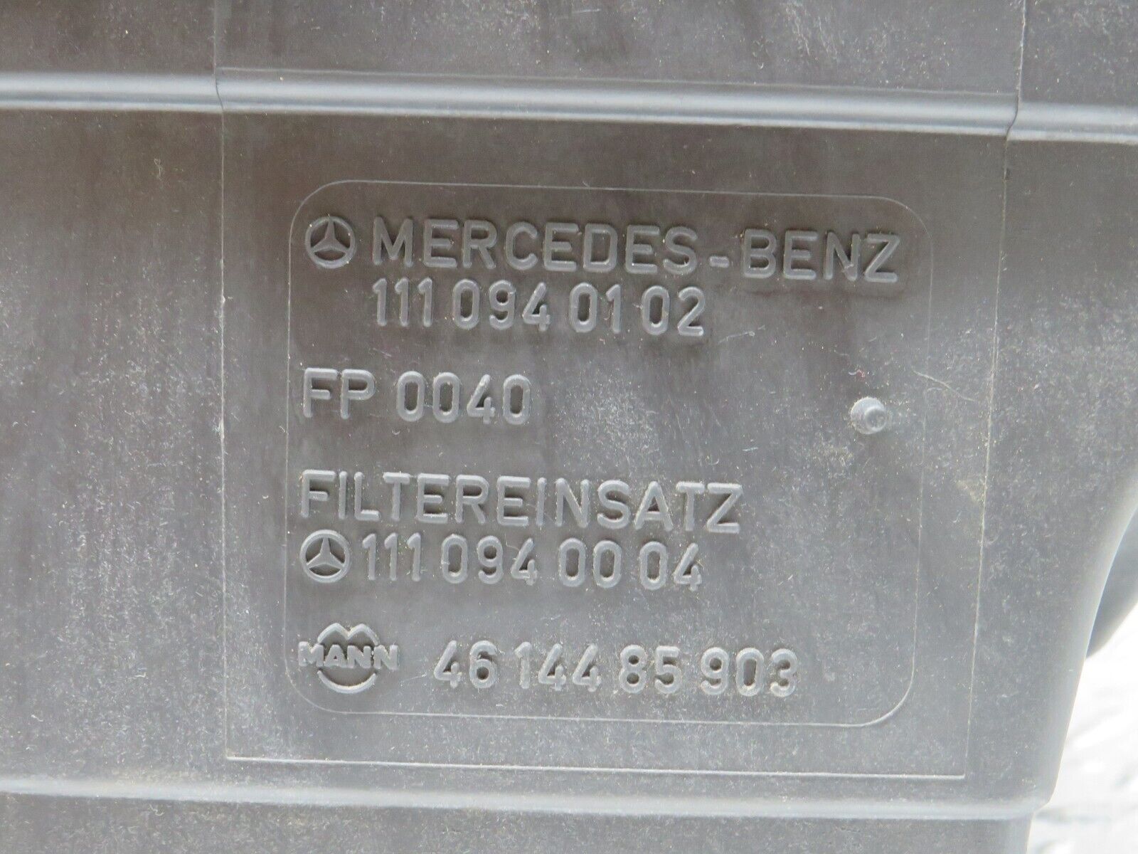 26438 Mercedes-Benz C124 220CE Coupe Air Filter Housing 1110940102