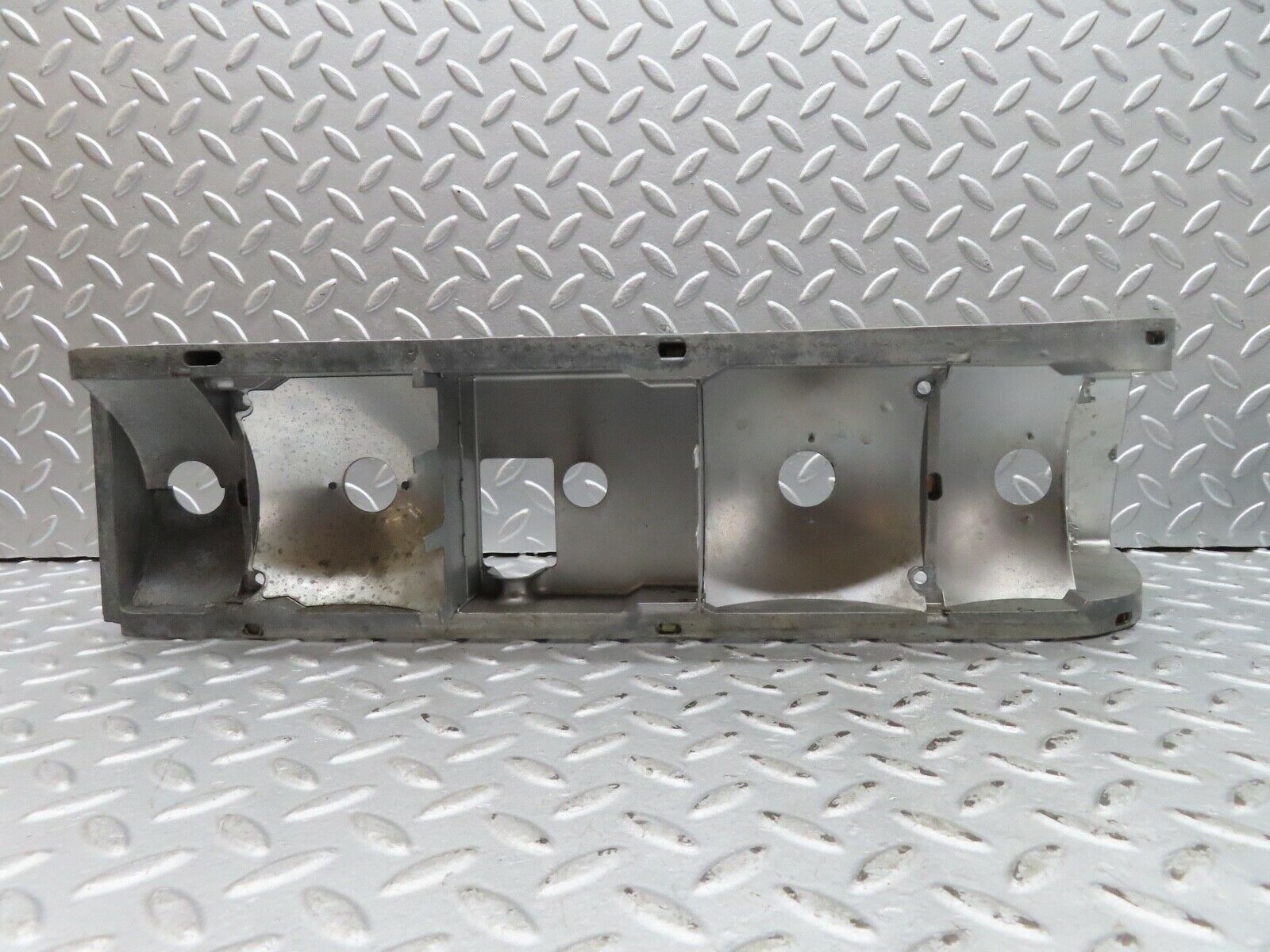 17579 Mercedes-Benz W116 450SEL Right Tail Light Frame