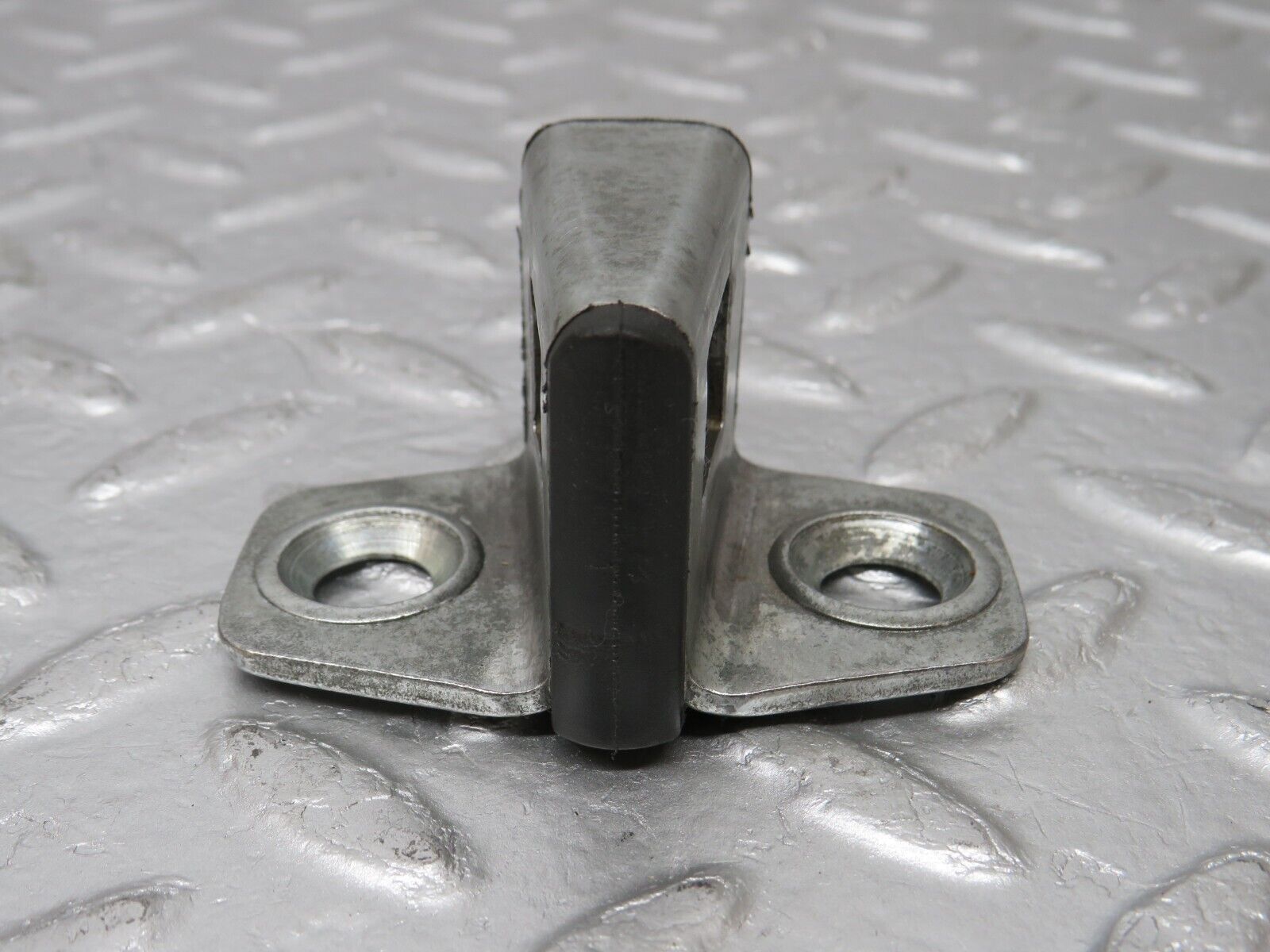 33681 Mercedes-Benz W201 190E 2.0L Door Lock Latch