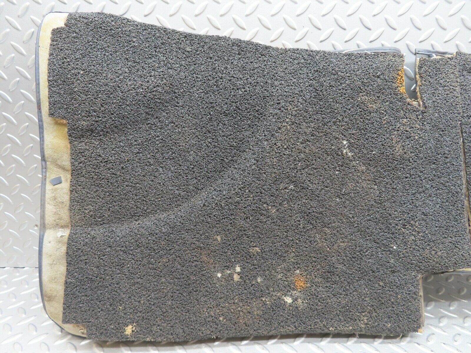 13888 Mercedes-Benz C107 280SLC Front Left Floor Carpet LHD 1076840330