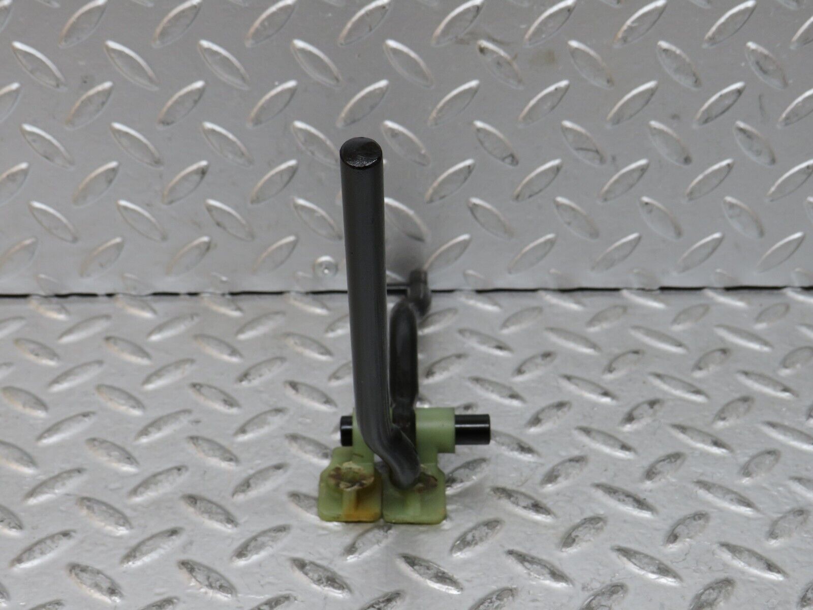 28368 Mercedes-Benz S123 240D Wagon Accelerator Pedal Linkage