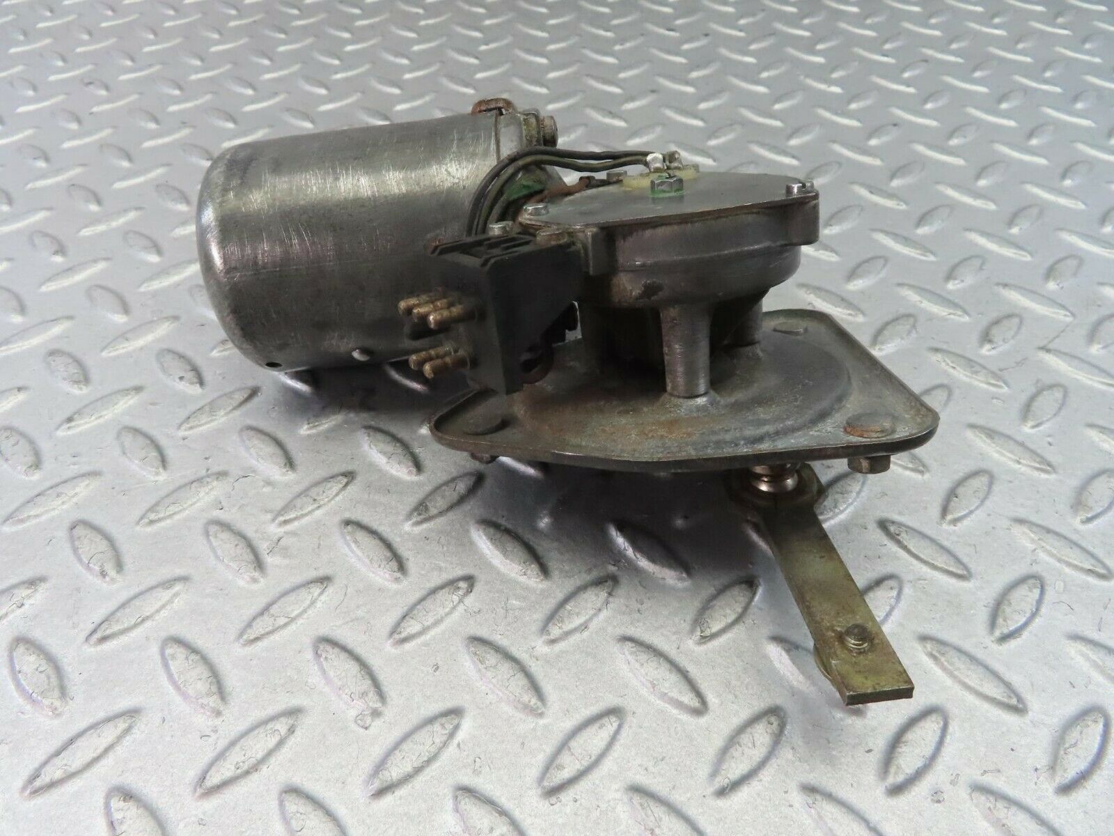 8610 Mercedes-Benz W108 Wiper Motor