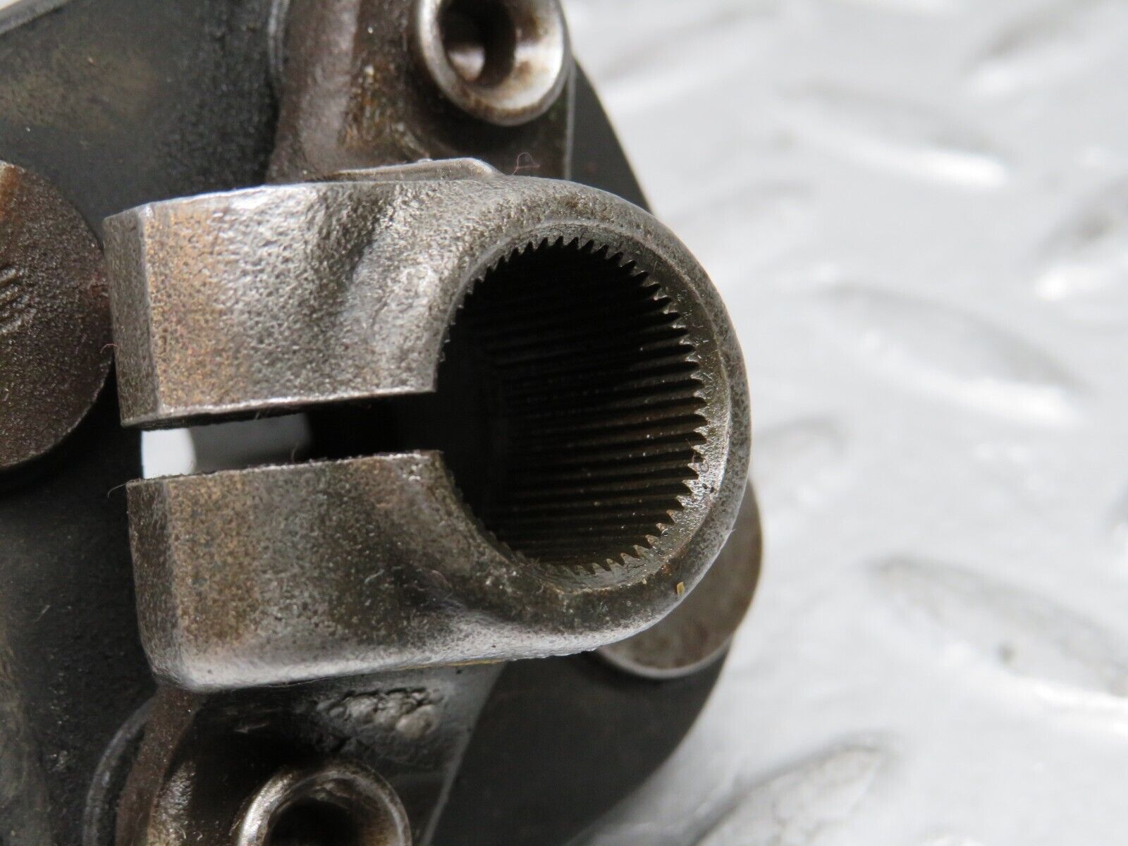 29404 Mercedes-Benz W124 230E Steering Col. Lower Shaft Connector 1264620146