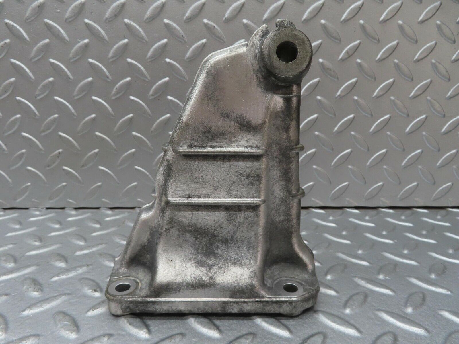 13397 Mercedes-Benz W220 S430 Engine Mount Bracket Right Side 1132230304