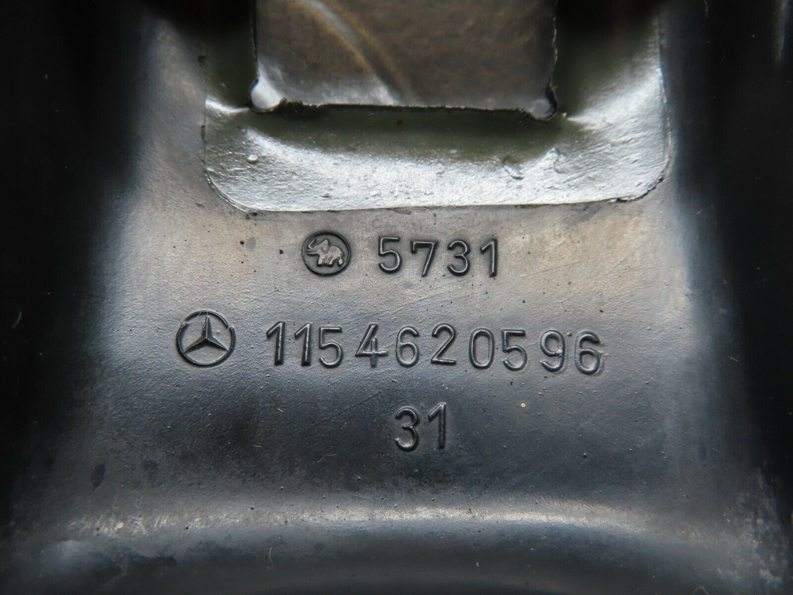 20287 Mercedes-Benz W114 280CE Coupe Indicator Rubber Cover 1154620596