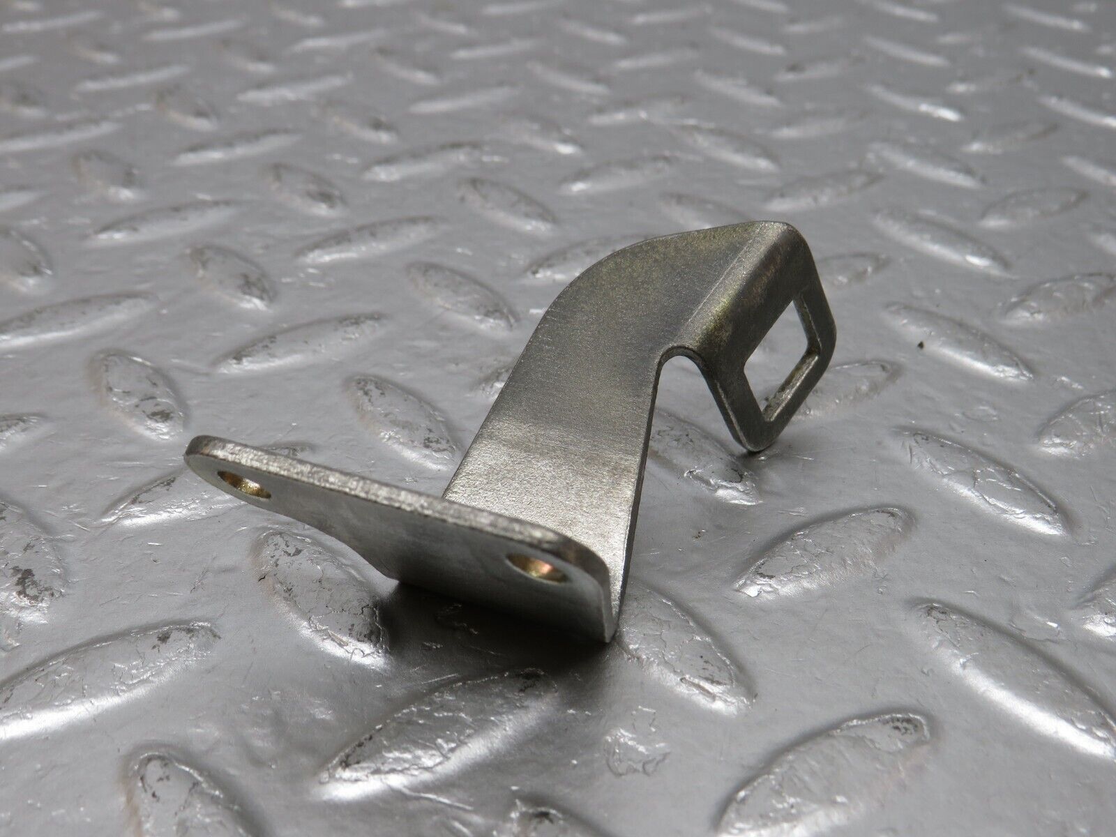 34189 Mercedes-Benz W124 260E Accelerator Cable Bracket Holder