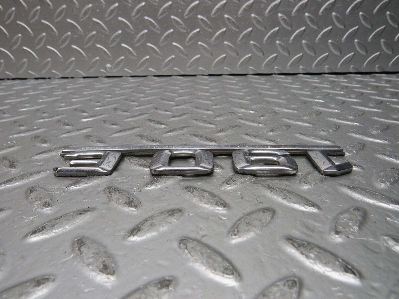 31815 Mercedes-Benz W201 190LE 1.8L 190E Trunk Badge Emblem 2018172015