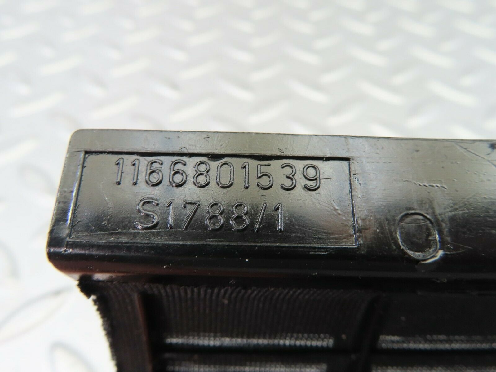 7451 Mercedes-Benz W116 450SE Dashboard Speaker Cover Grill Left 1166801539