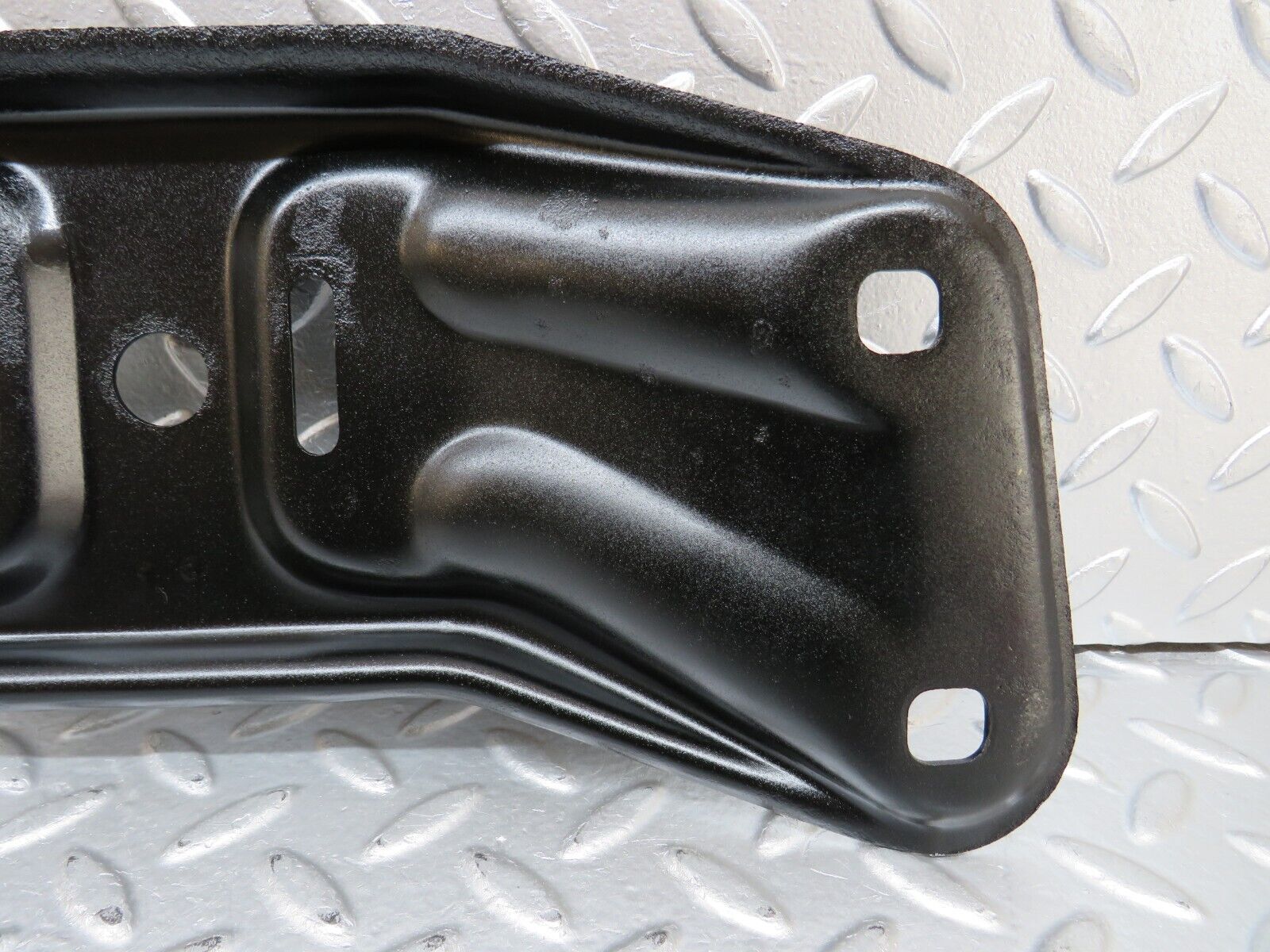 25306 Mercedes-Benz W201 190D Gearbox Mount Bracket