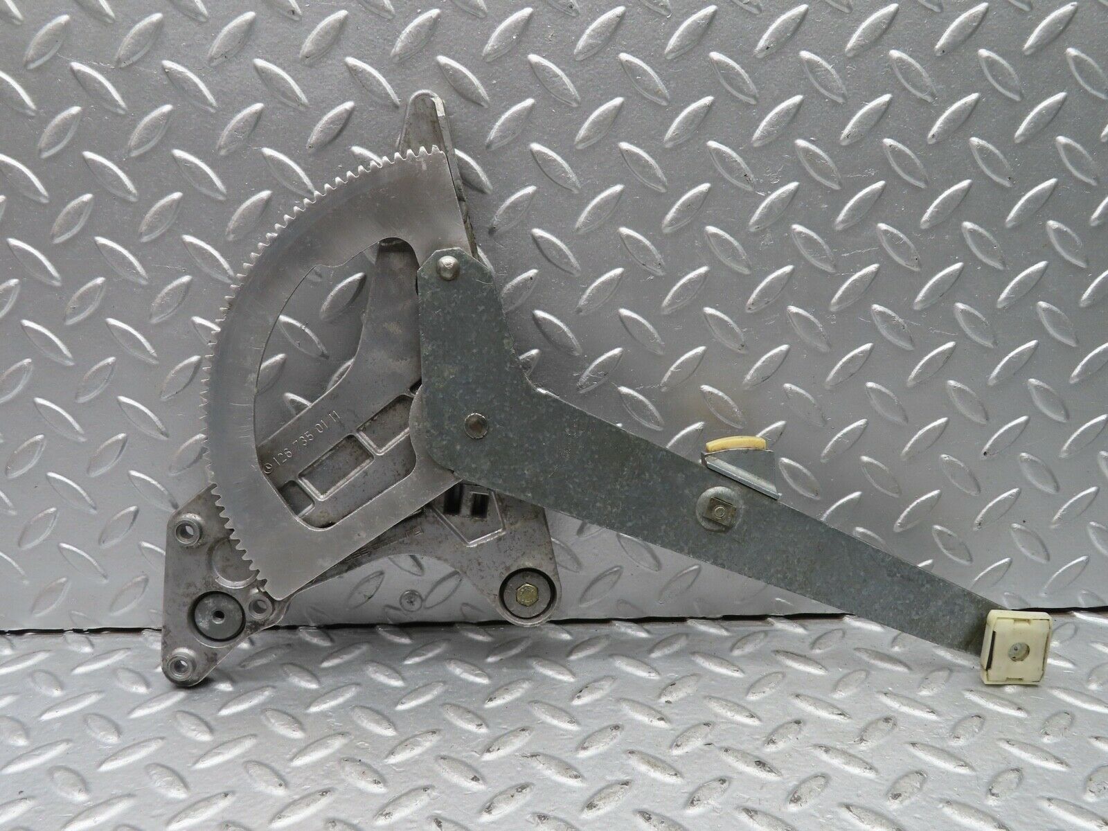 21437 Mercedes-Benz W126 300SE Rear Left Door Window Regulator 1267350111