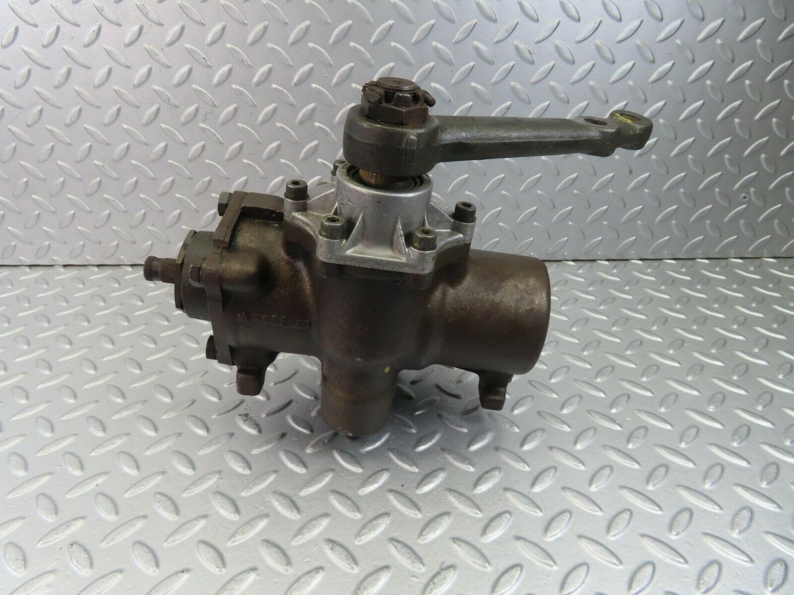 8909 Mercedes-Benz W114 Steering Box 1144610501