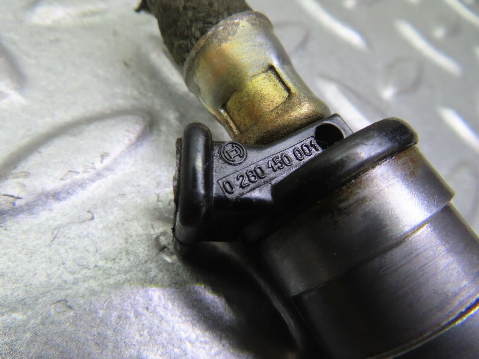 13339 Mercedes-Benz W116 350SE Fuel Injector Bosch 0280150001