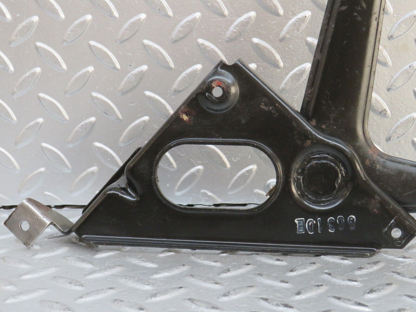 28141 Mercedes-Benz W123 280E Handbrake Regulator