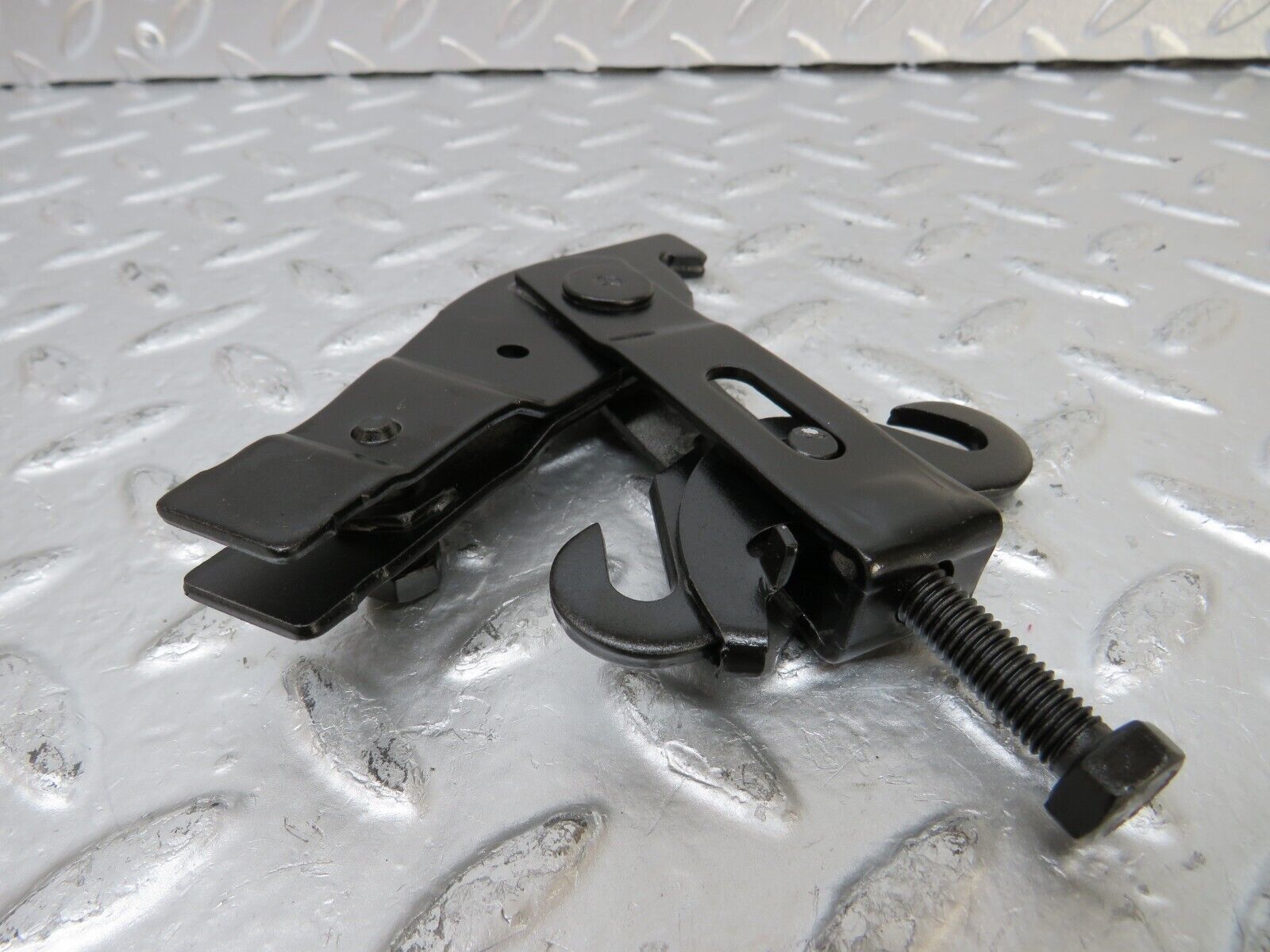 25775 Mercedes-Benz W124 280E Handbrake Regulator