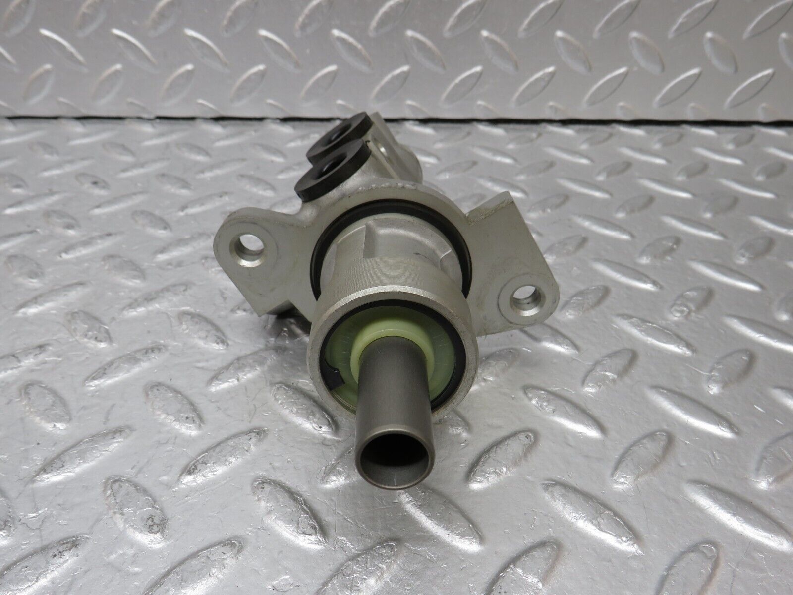 34775 Mercedes-Benz W210 320E Brake Master Cylinder