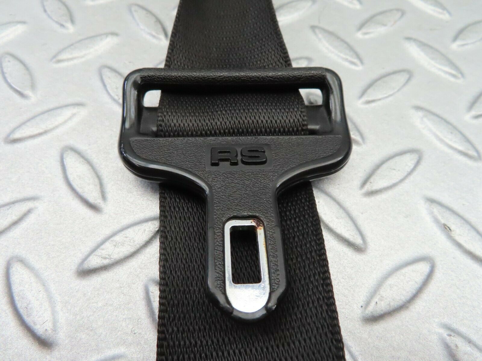 6226 Mercedes-Benz W126 380SE Front Right Seat Belt Driver Side 1268604086