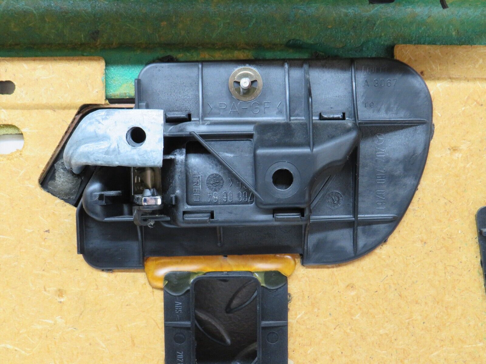 33357 Mercedes-Benz W202 C180 Rear Right Door Card 2027303870