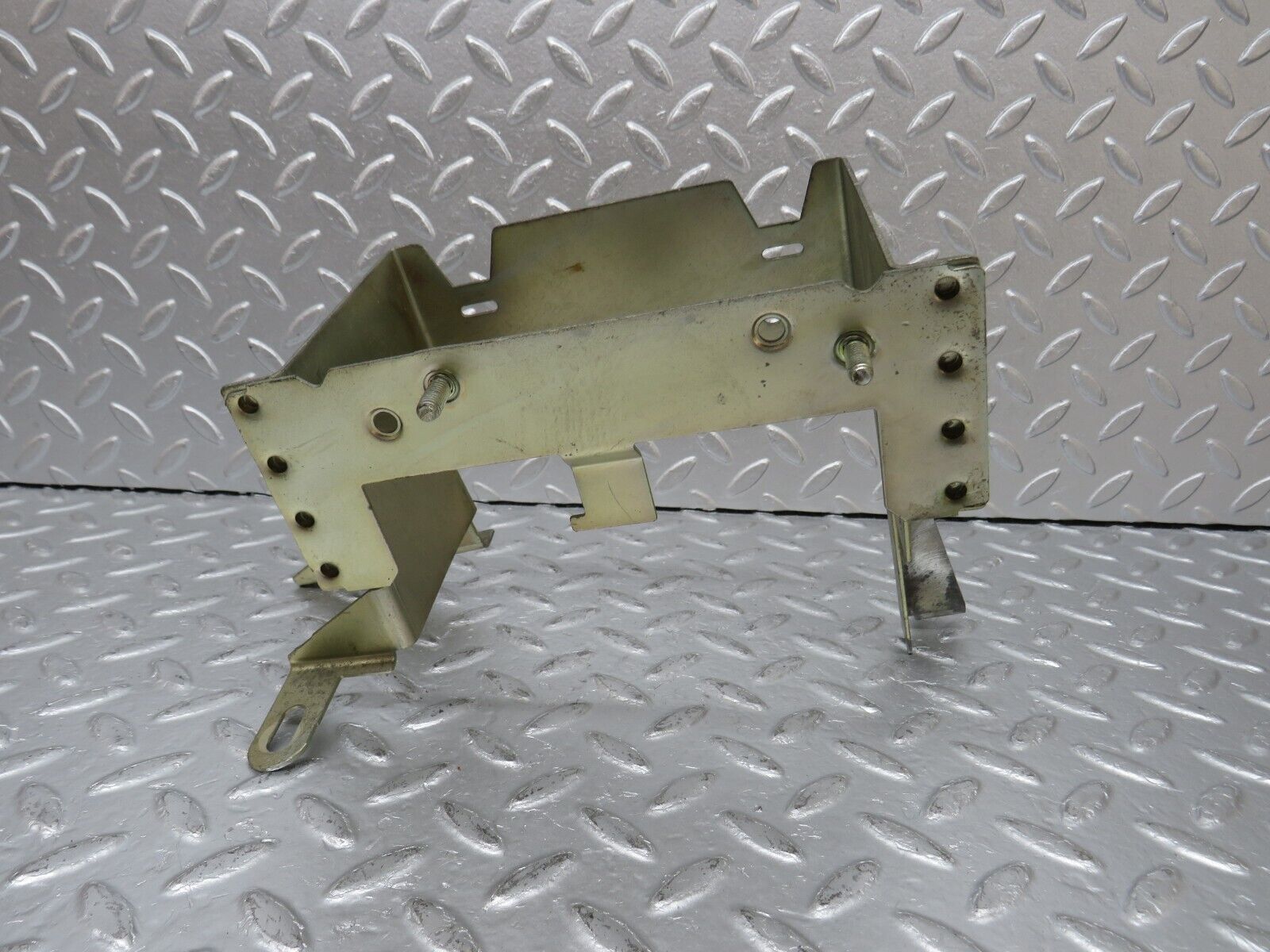 33310 Mercedes-Benz W202 C180 ECU Holder Bracket