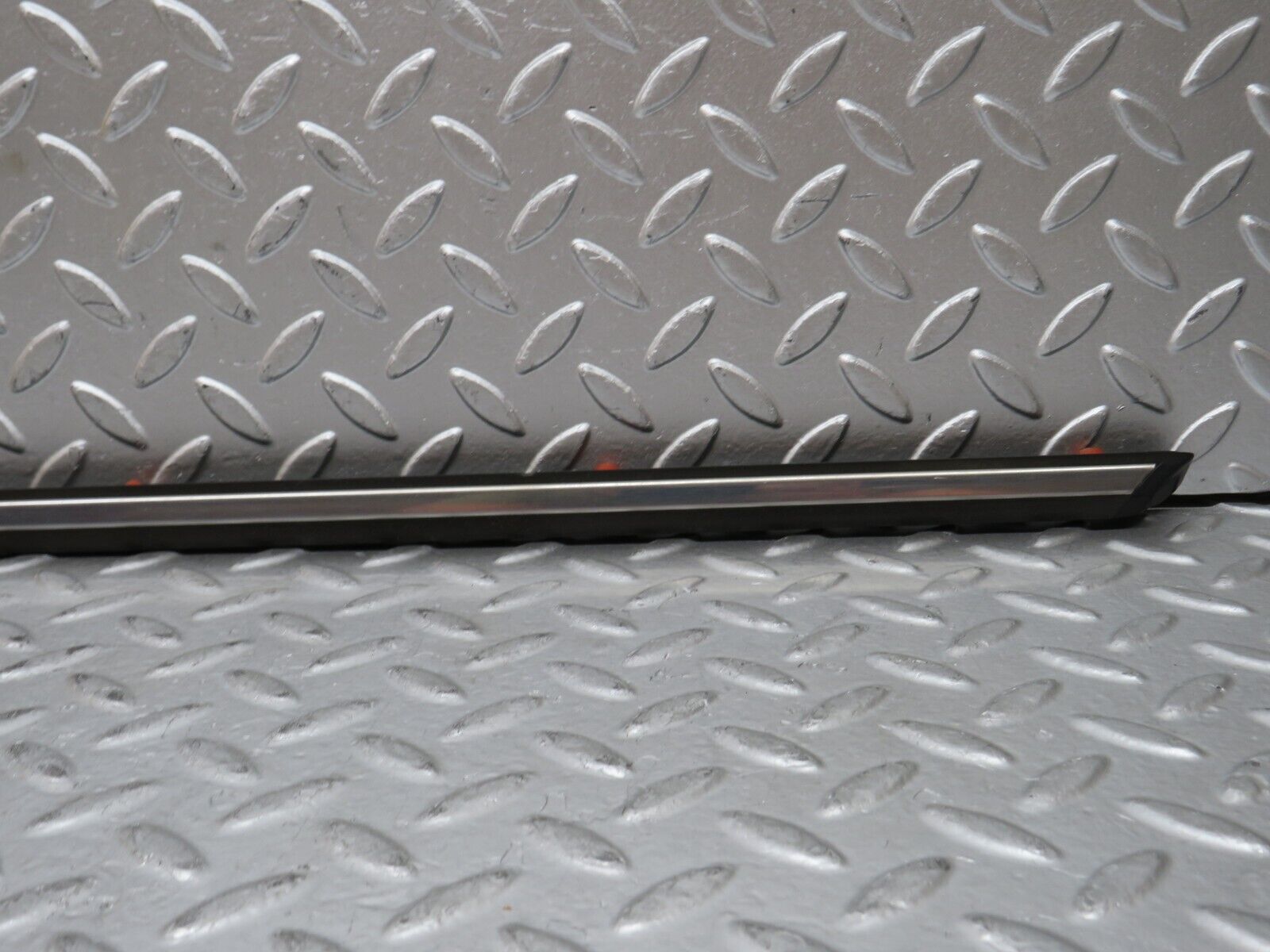 28239 Mercedes-Benz S123 240D Wagon Rear Right Door Centre Moulding Trim