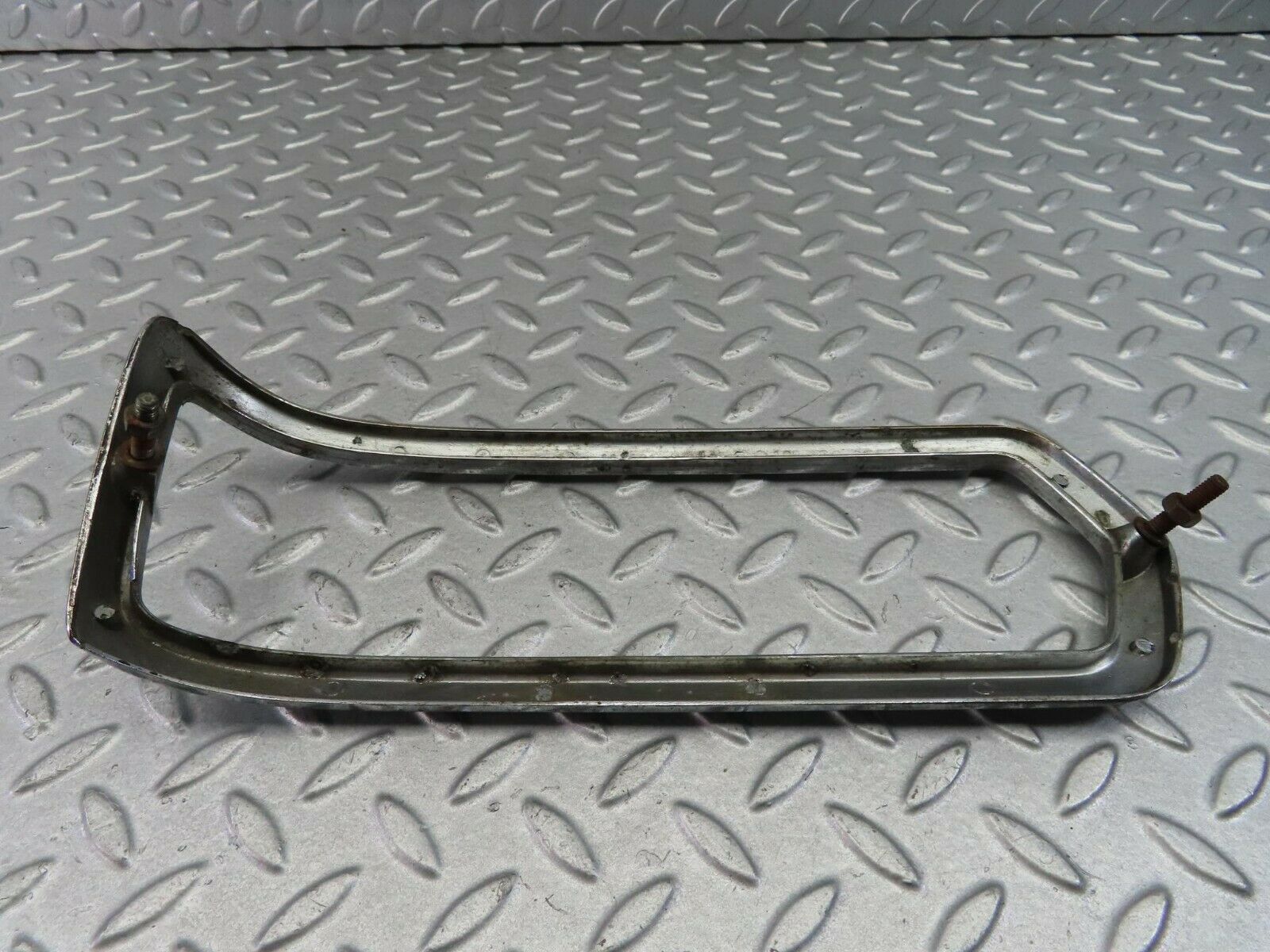 8095 Mercedes-Benz W108 Tail Light Chrome Frame Left 1088260159