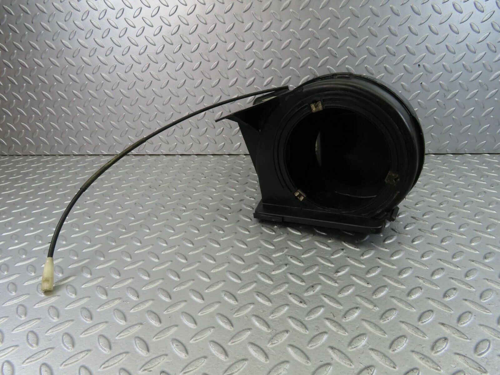 9765 Mercedes-Benz C123 280CE Coupe Heater Blower Housing 0130062800