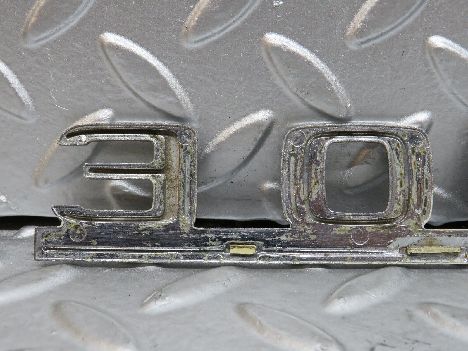 29469 Mercedes-Benz W124 230E Trunk Lid Badge Emblem