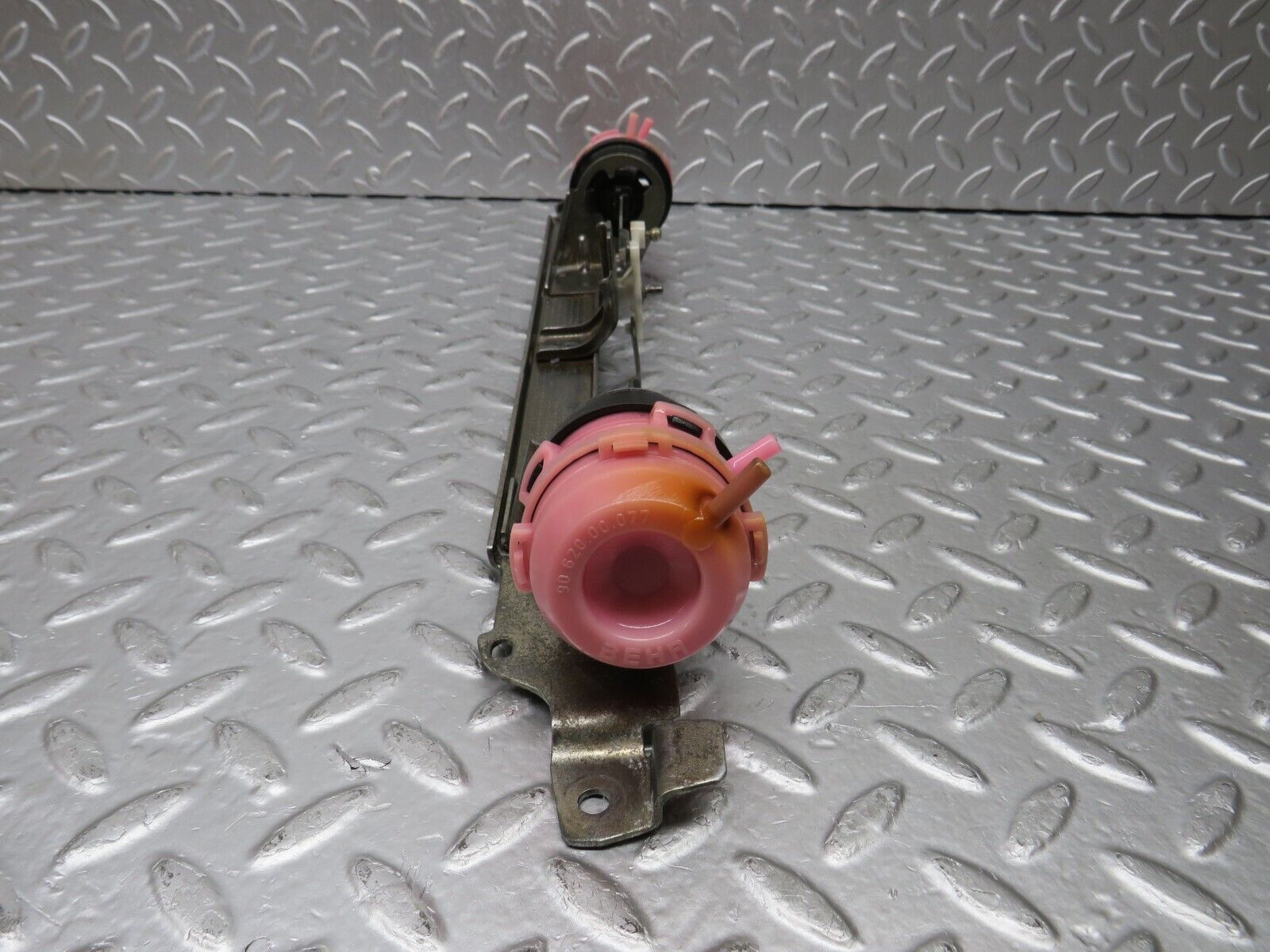 32779 Mercedes-Benz S124 300TE Wagon Heater Box Vacuum Actuator