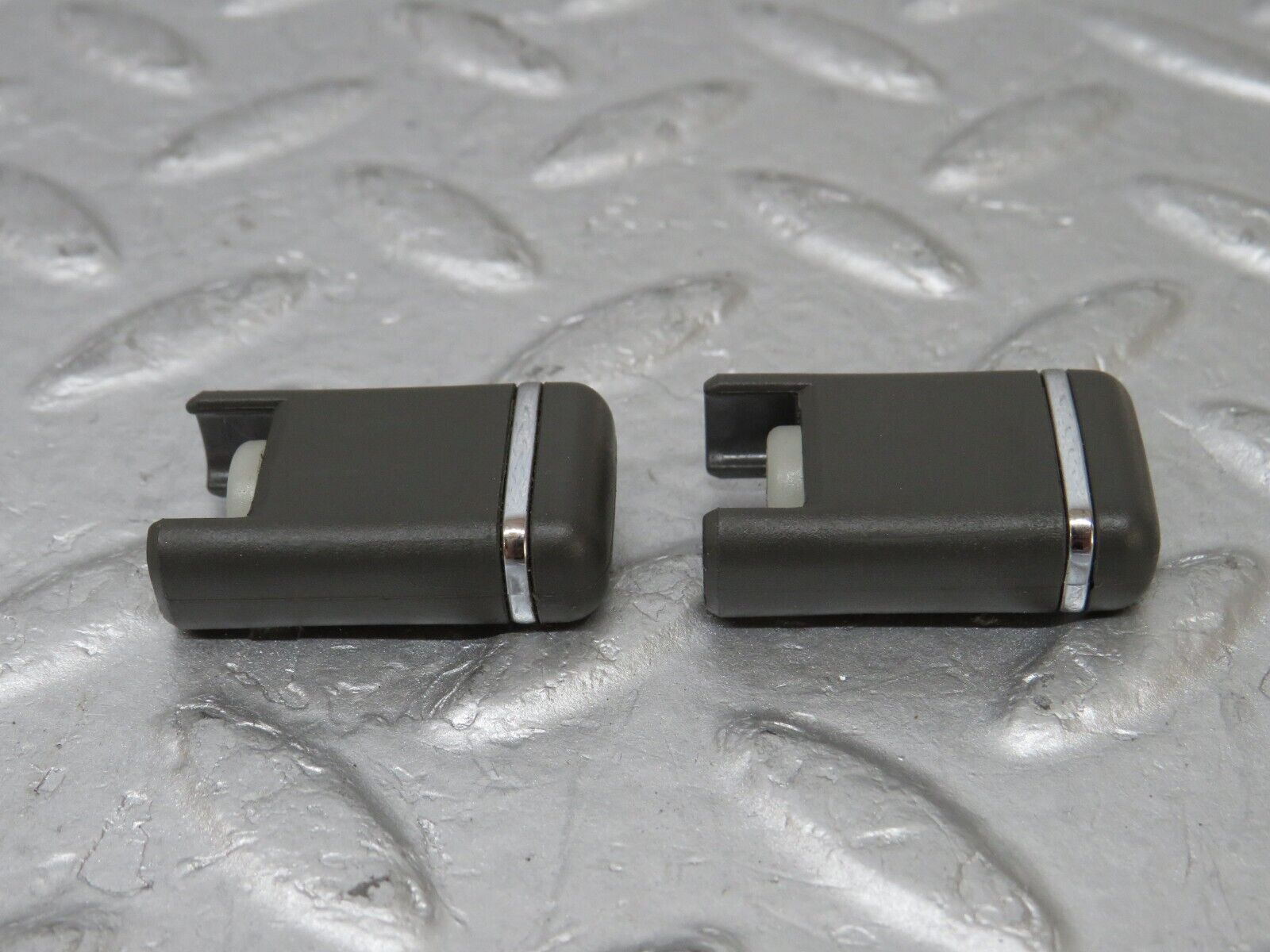 35251 Mercedes-Benz W221 Door Lock Knob Pair