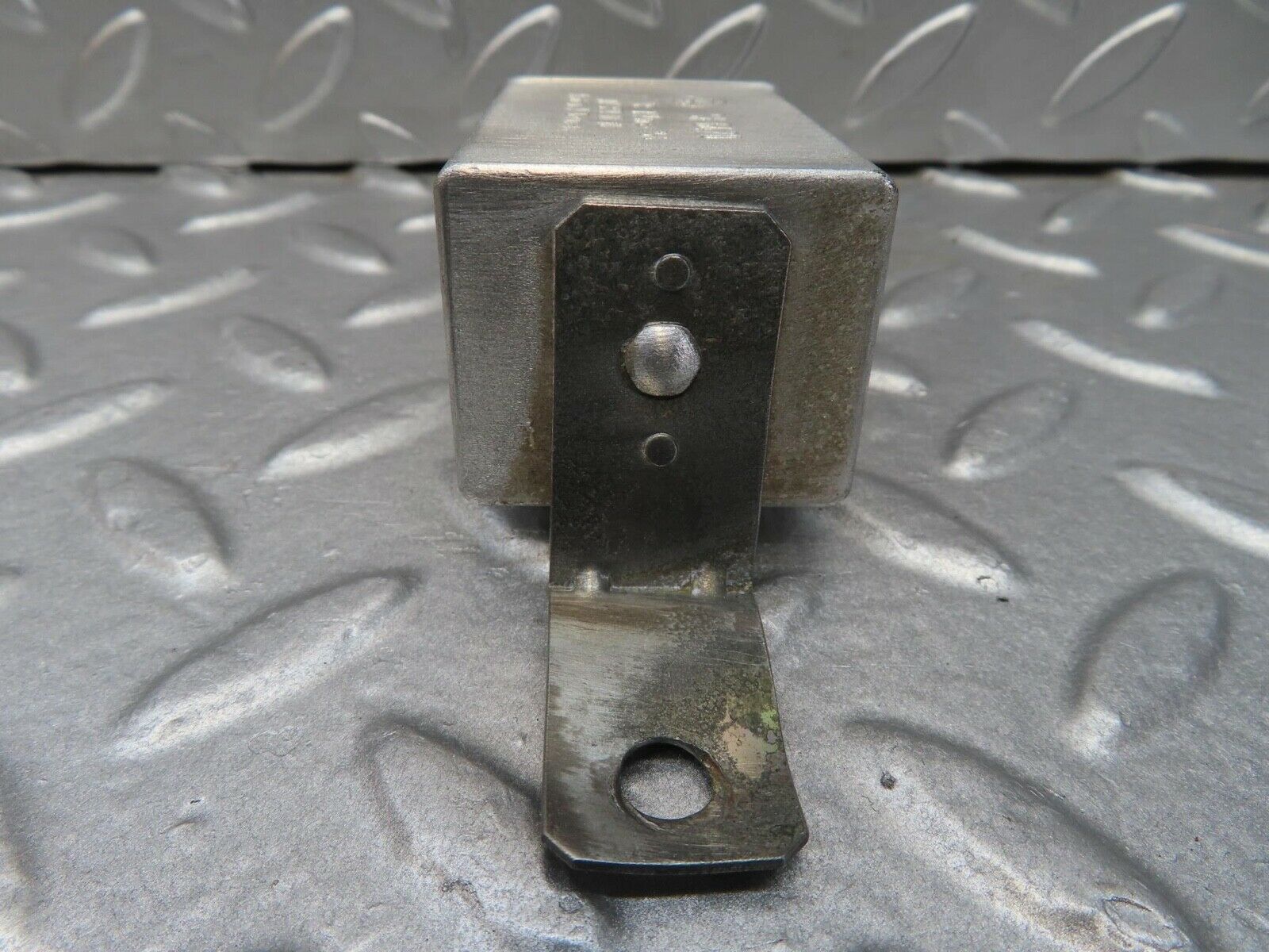 14018 Mercedes-Benz C107 280SLC Rear Heated Window Relay 1078200010