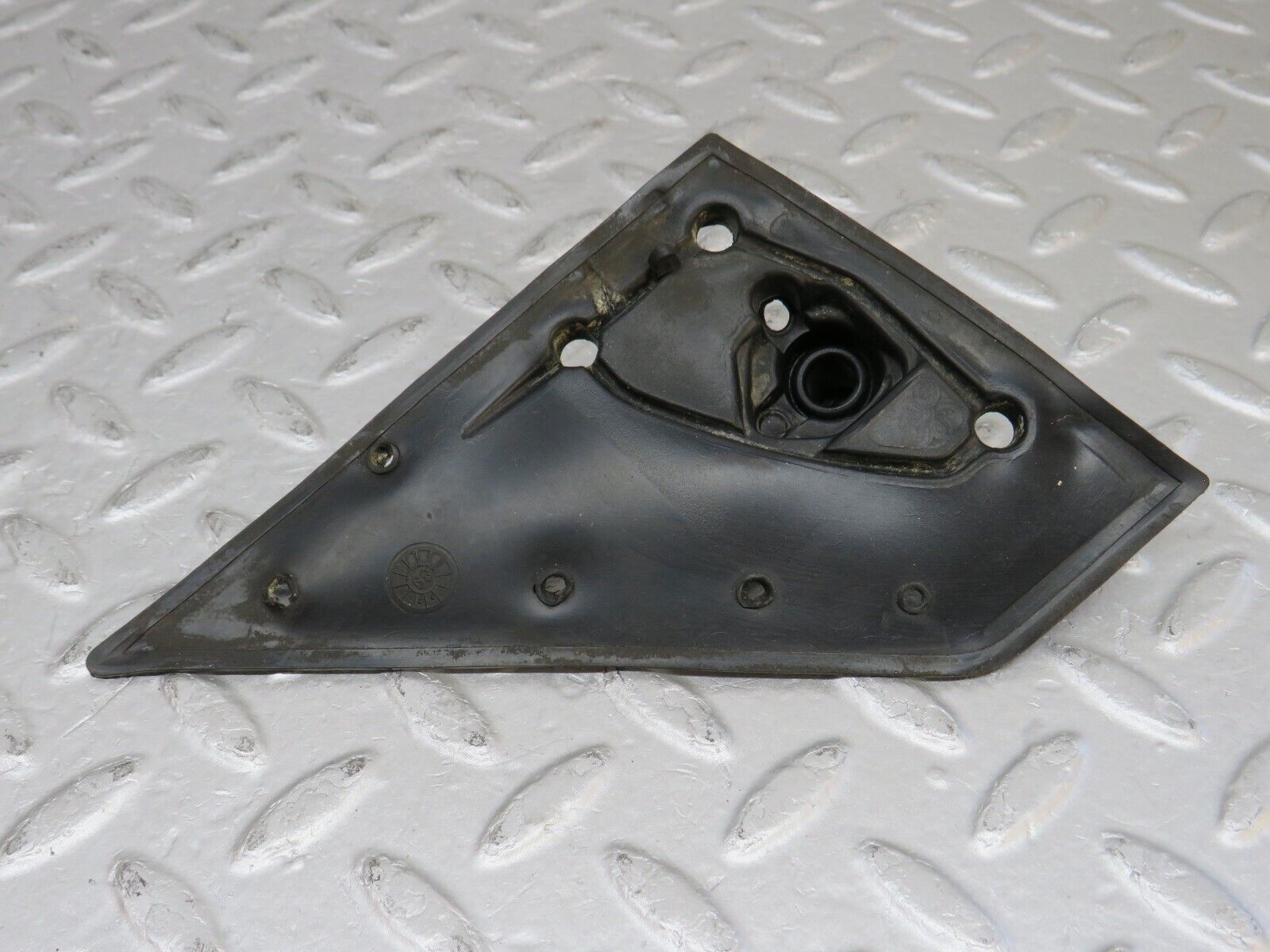 36738 Mercedes-Benz W201 190E 2.0L Wing Mirror Rubber Seal Right 1248110298