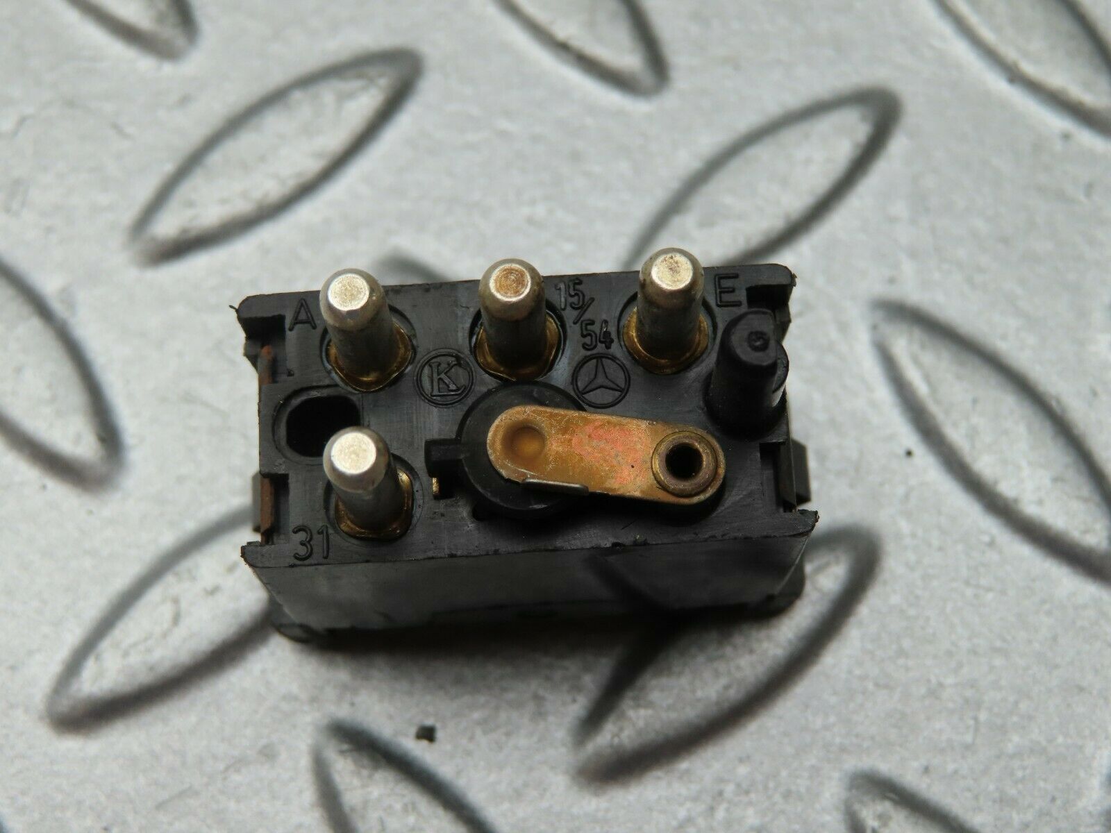 4197 Mercedes-Benz S123 200T Wagon Rear Window Defroster Switch 0008206110