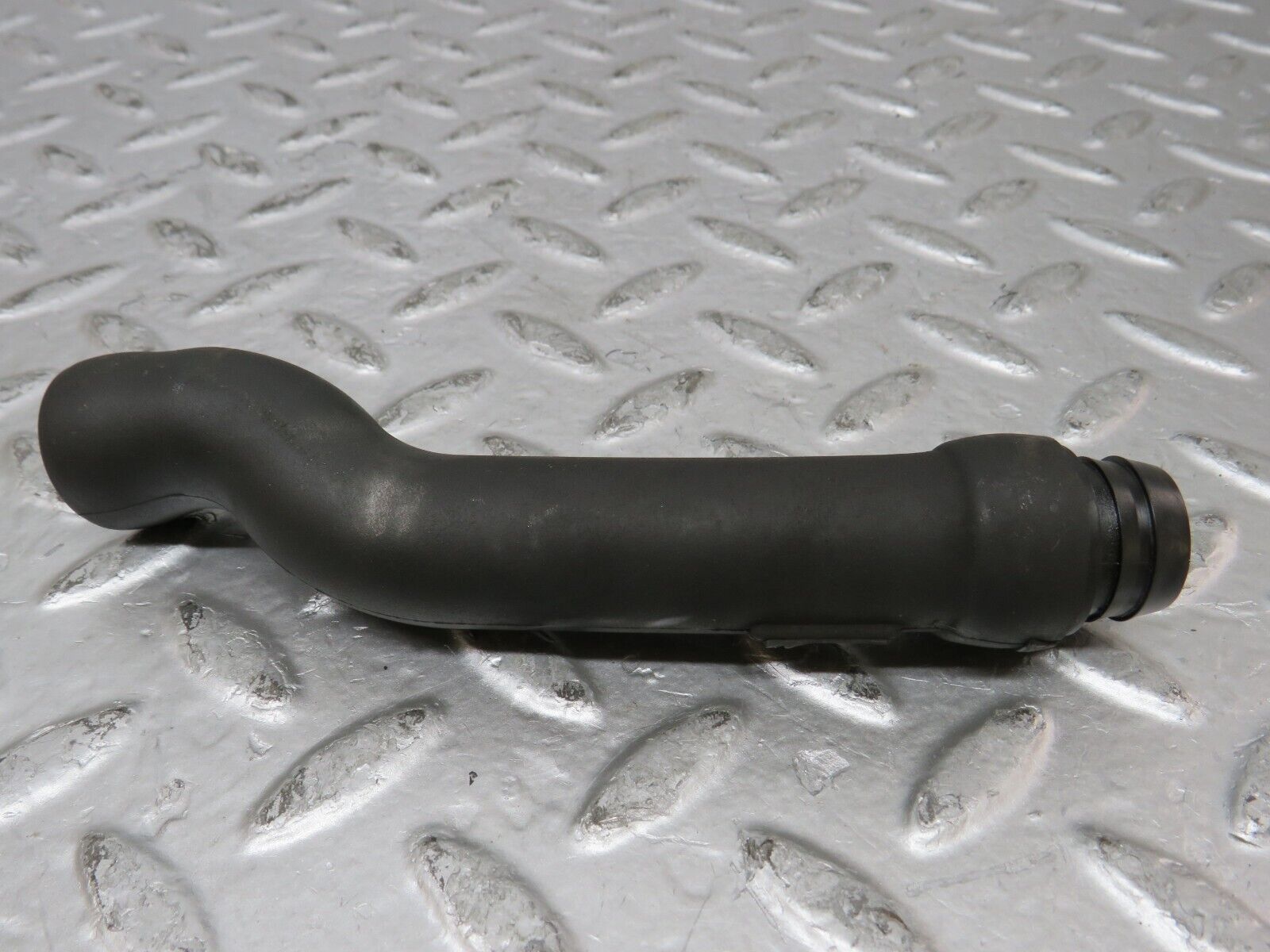 26427 Mercedes-Benz C124 220CE Coupe Crank Case Breather Hose 1110180182