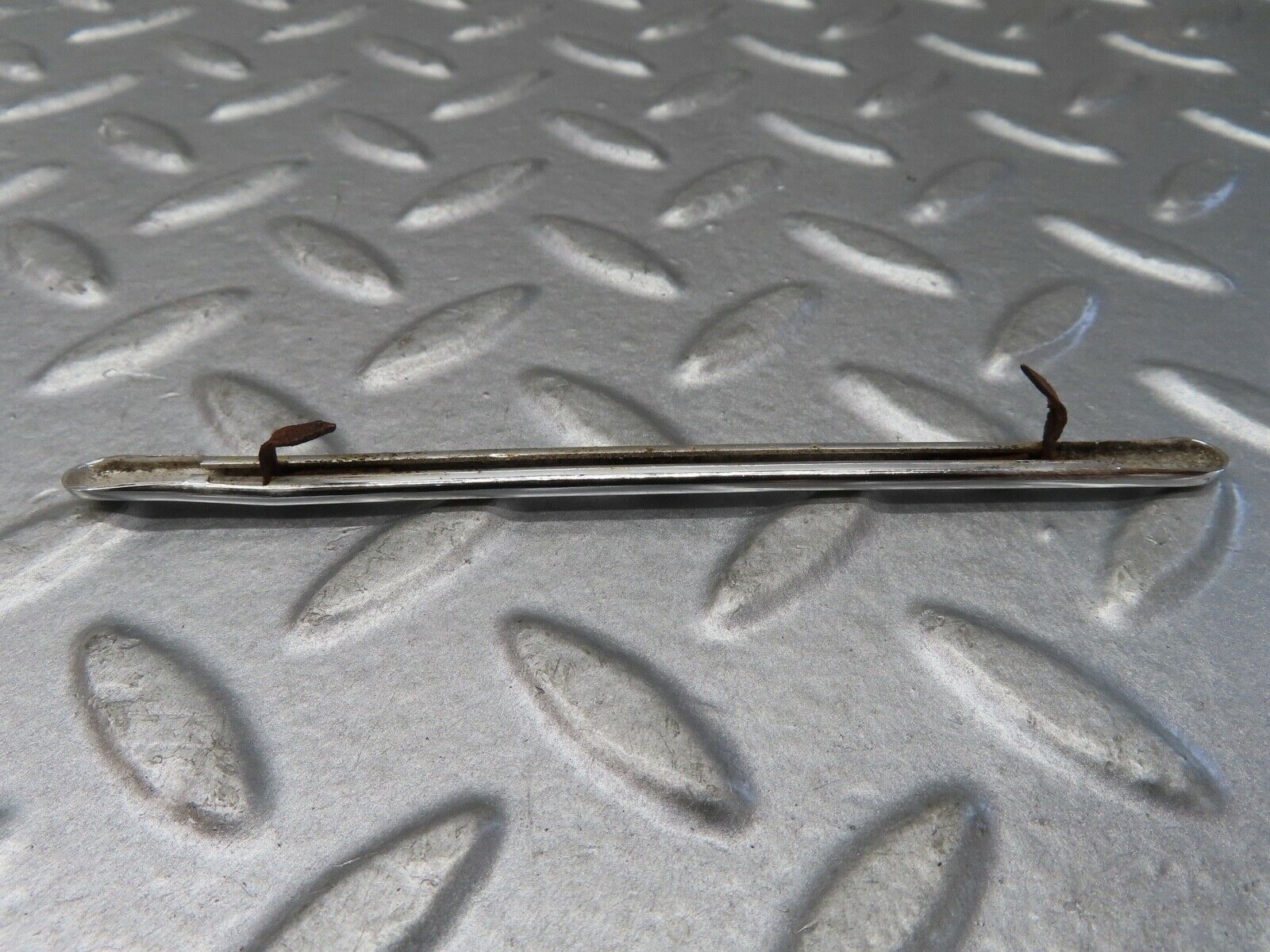 18766 Mercedes-Benz W120 W121 Ponton Front Right Door Card Chrome Trim