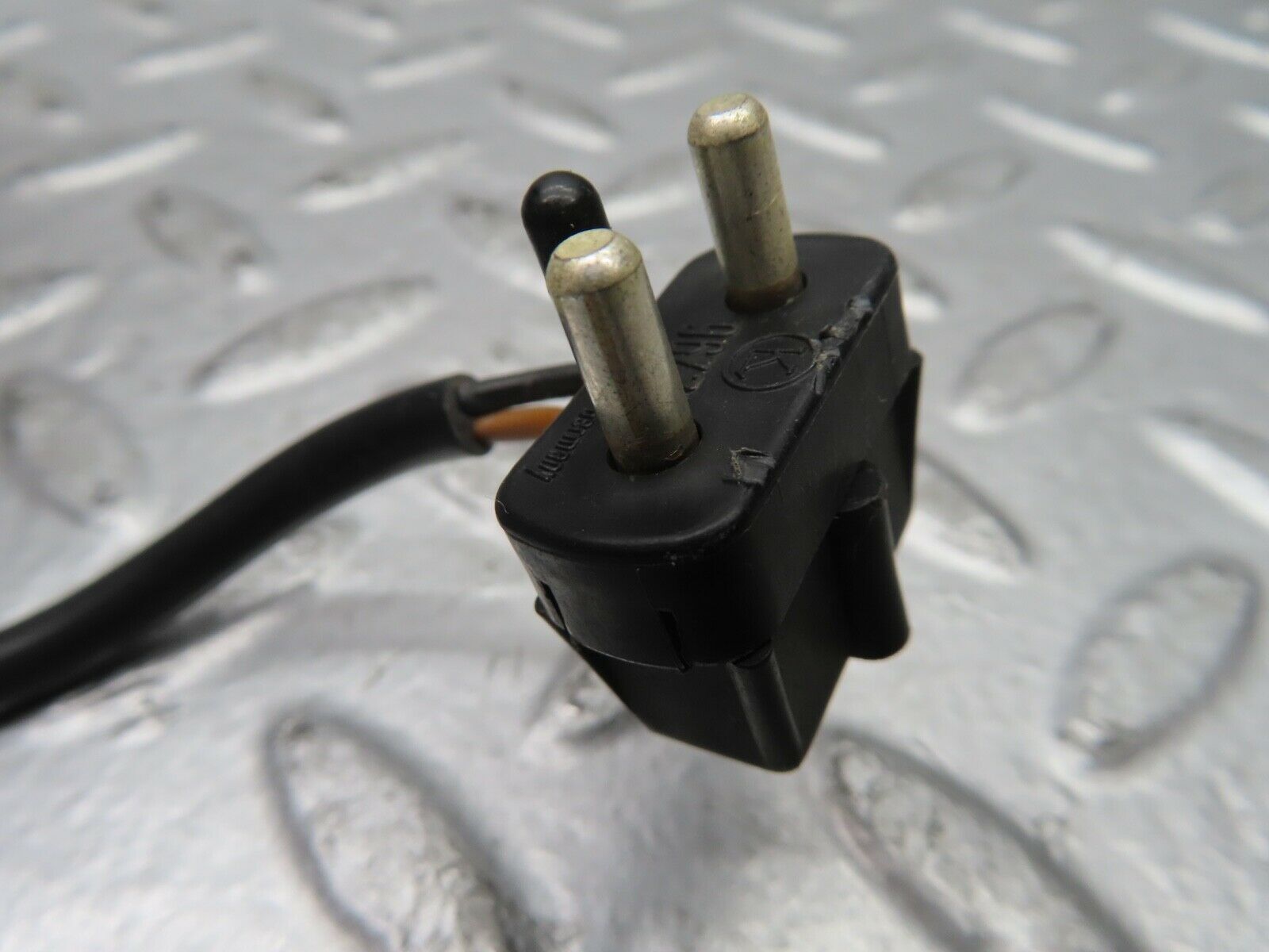 21609 Mercedes-Benz W126 300SE Front Wing Indicator Cable Wire 1249971881