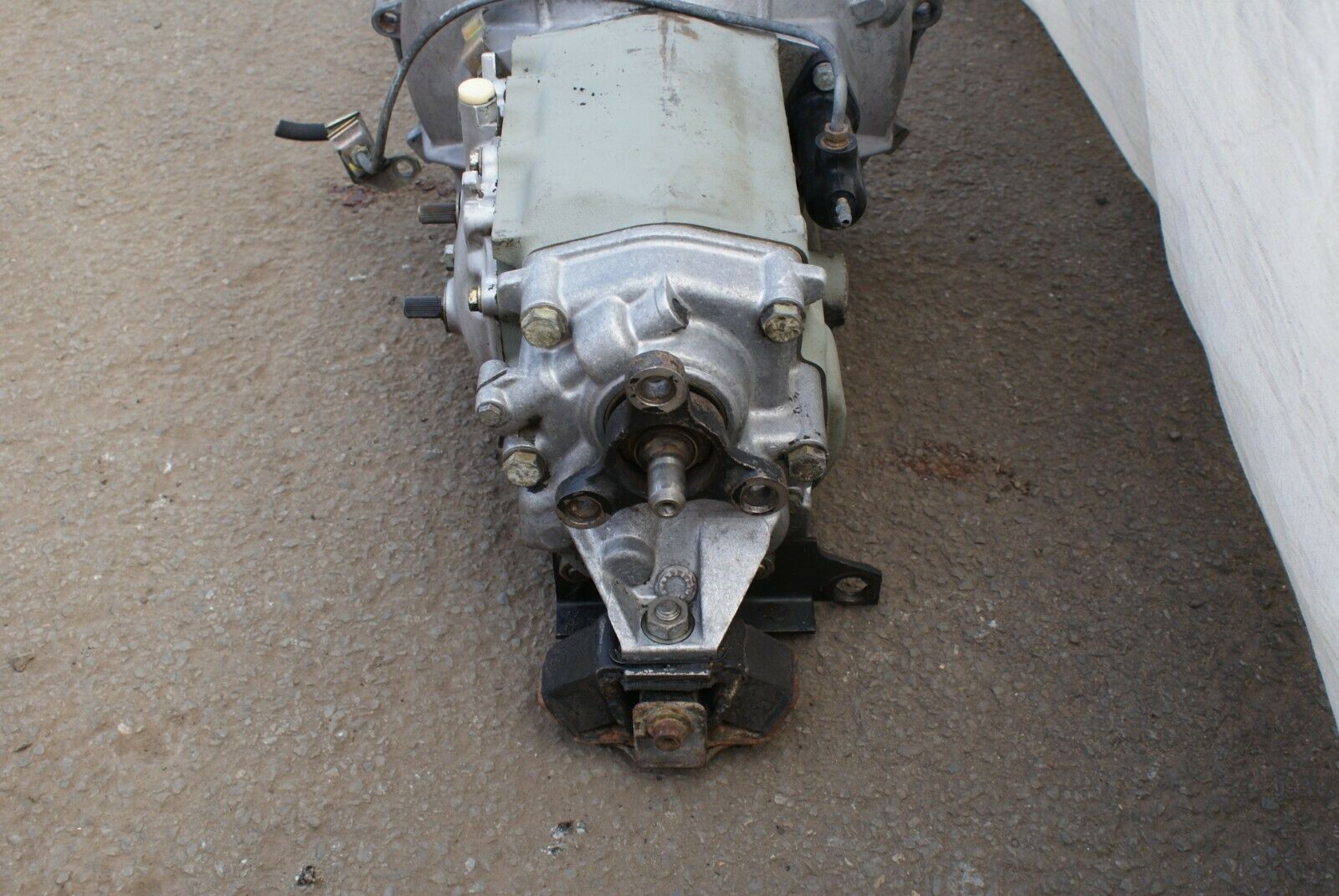 3060 Mercedes-Benz W115 220D Gearbox Manual 4 Speed 1152511001