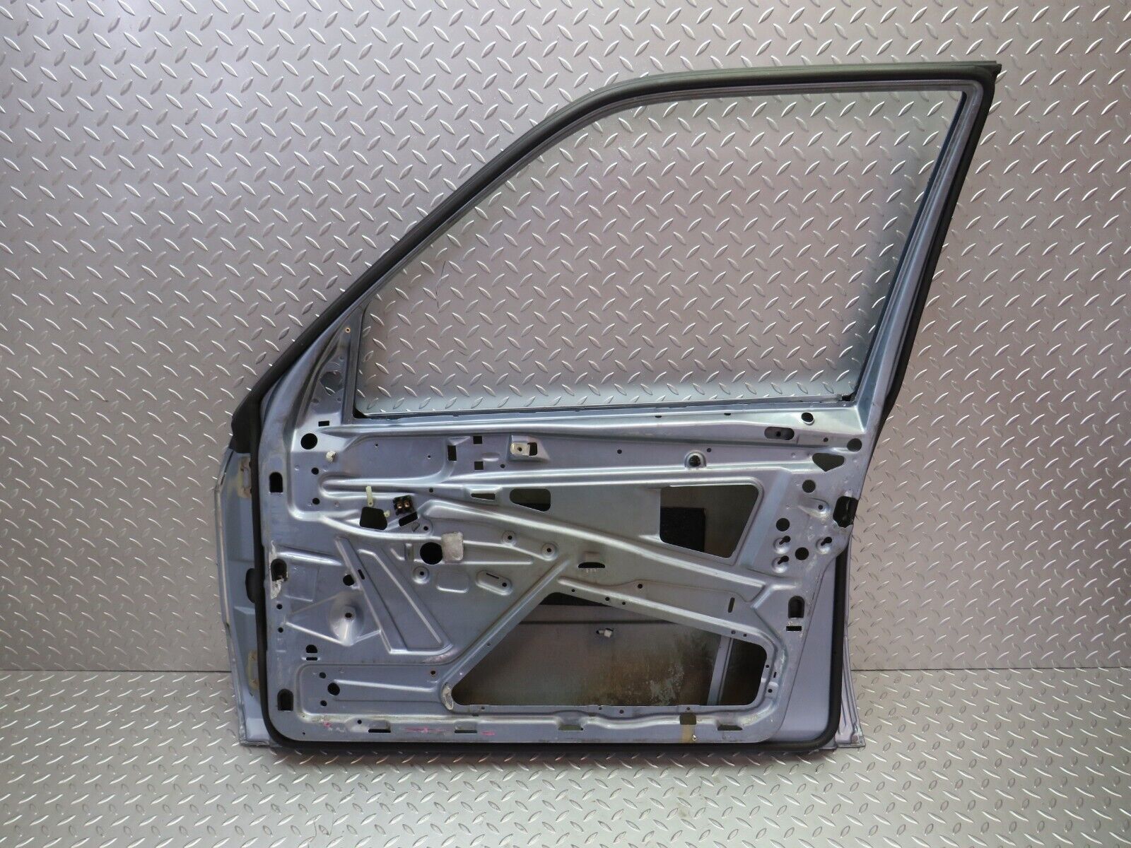 25228 Mercedes-Benz W201 190D Front Right Door