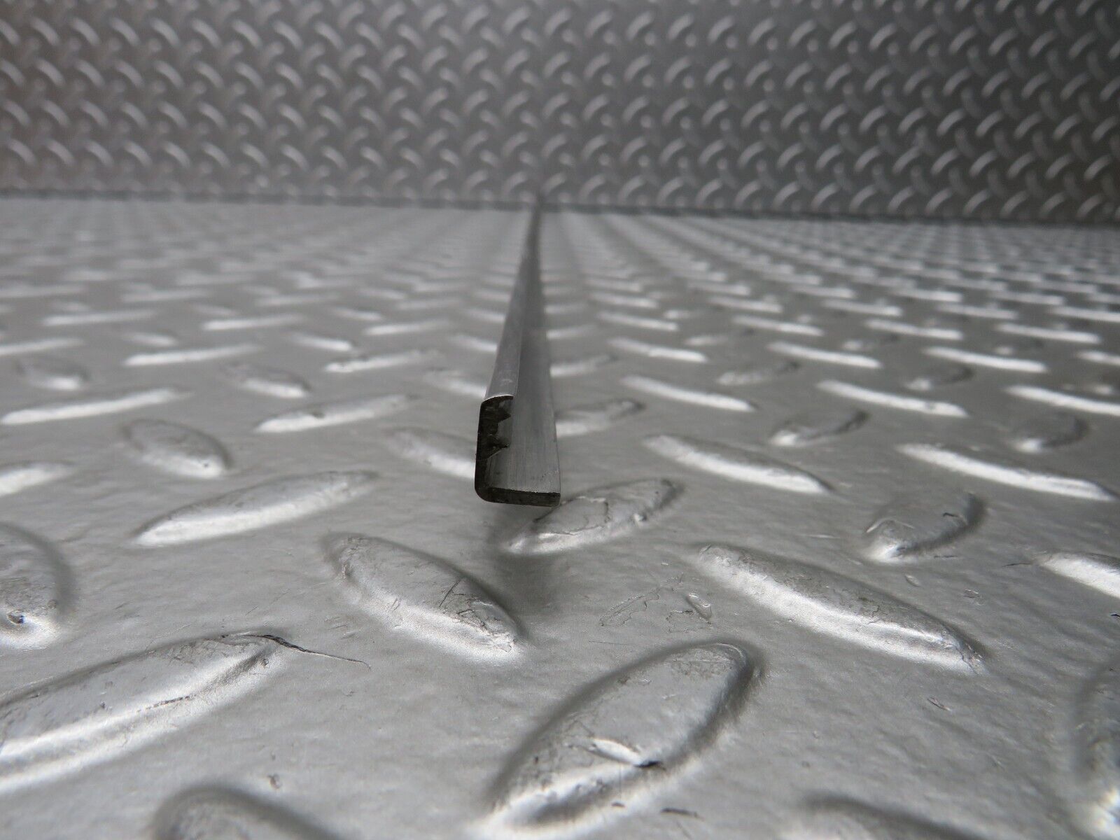 27734 Mercedes-Benz S124 300TE Wagon Sunroof Chrome Trim