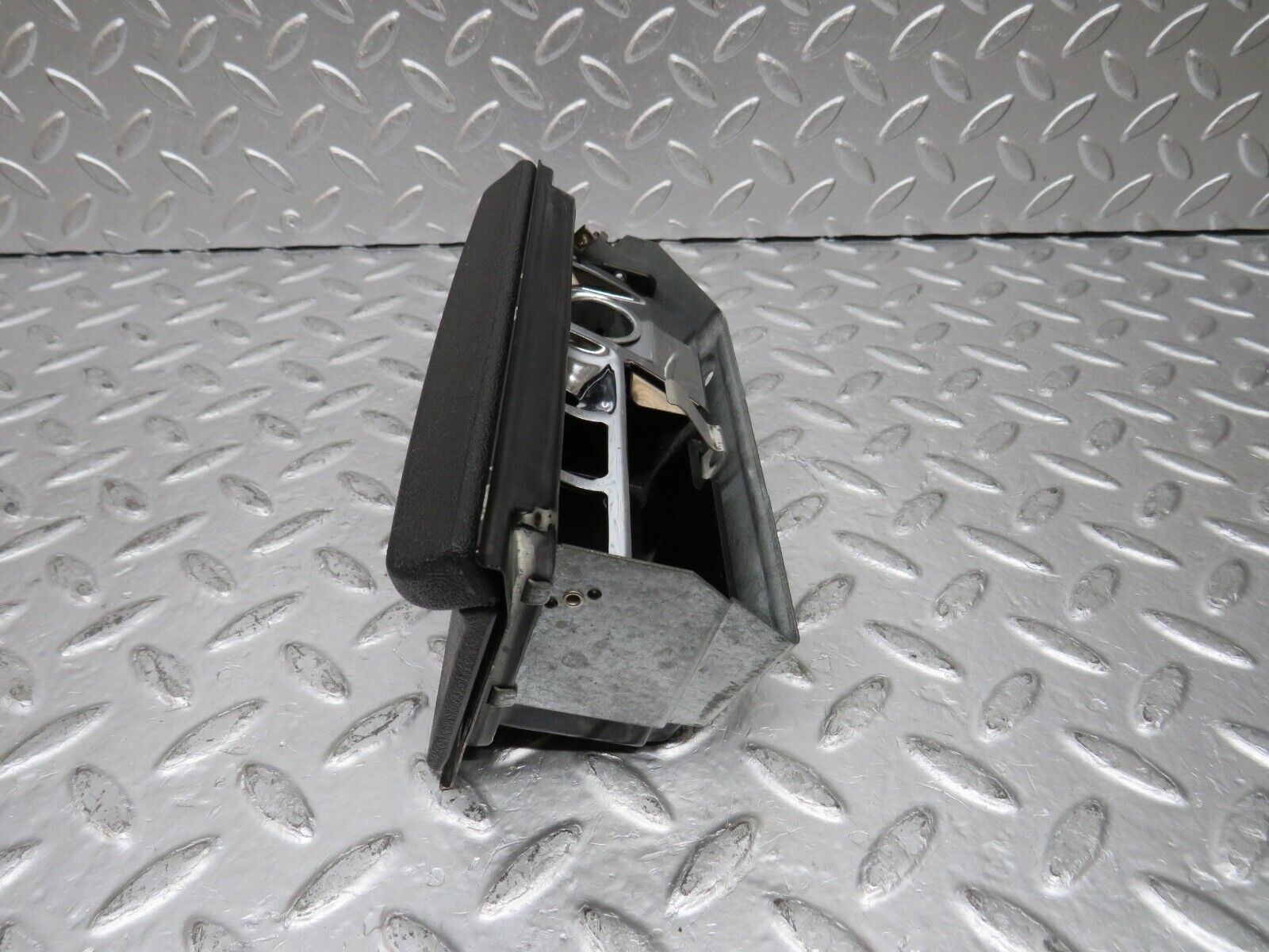 29729 Mercedes-Benz W123 230E Centre Console Ashtray