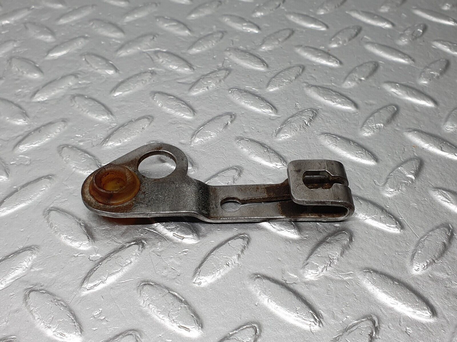 41282 Mercedes-Benz W126 300SE Automatic Gearbox Linkage Bracket