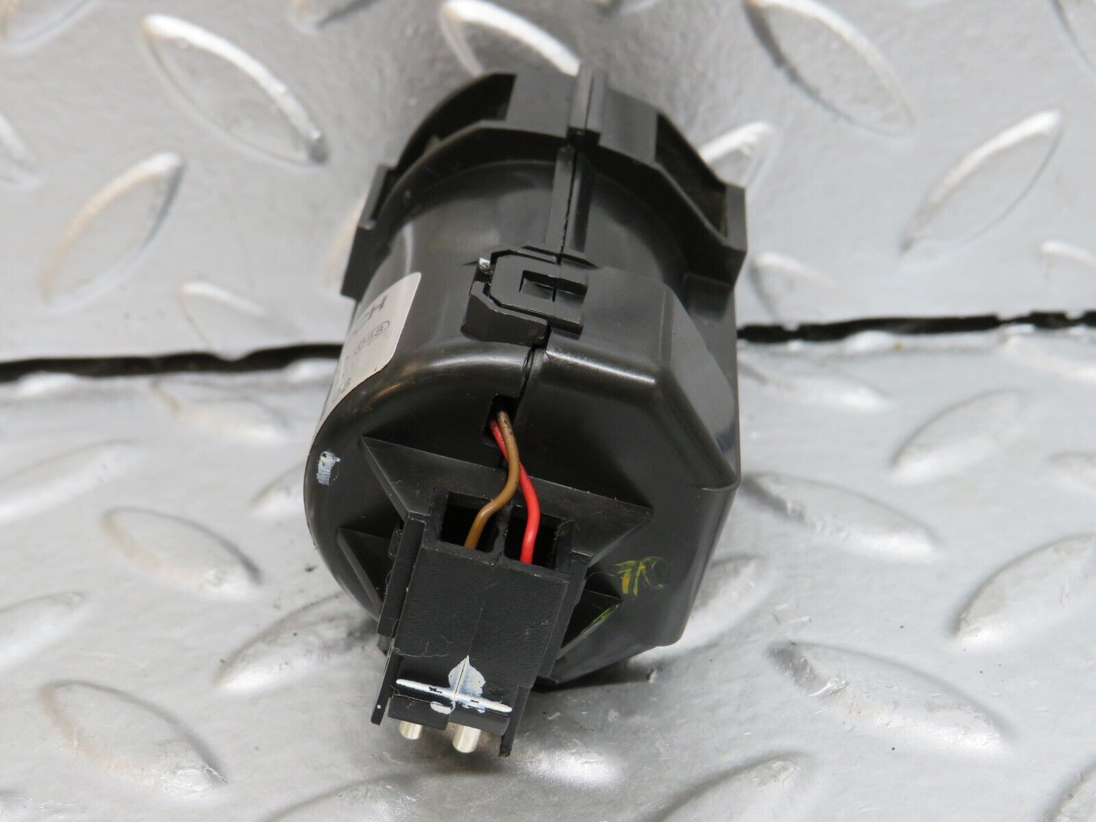 29467 Mercedes-Benz W124 230E Temperature Sensor 0008301908 0130002802