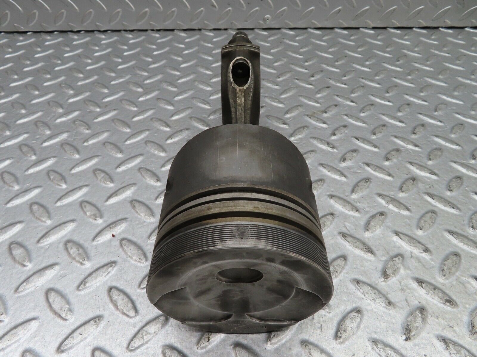 19197 Mercedes-Benz W123 300D Piston With Connecting Rod 91.48 mm