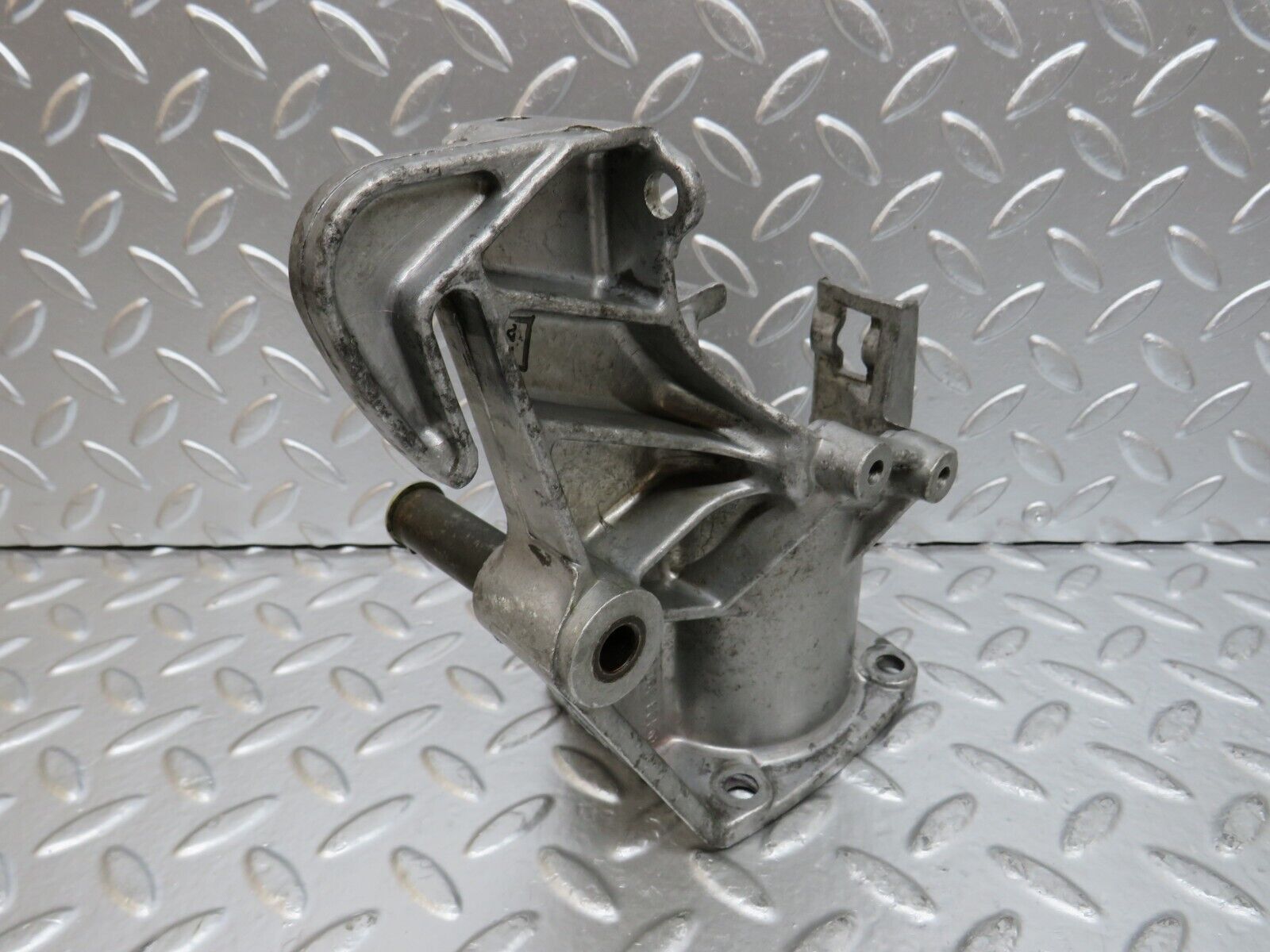 25426 Mercedes-Benz W123 200 Brake Pedal Bracket 1232900219